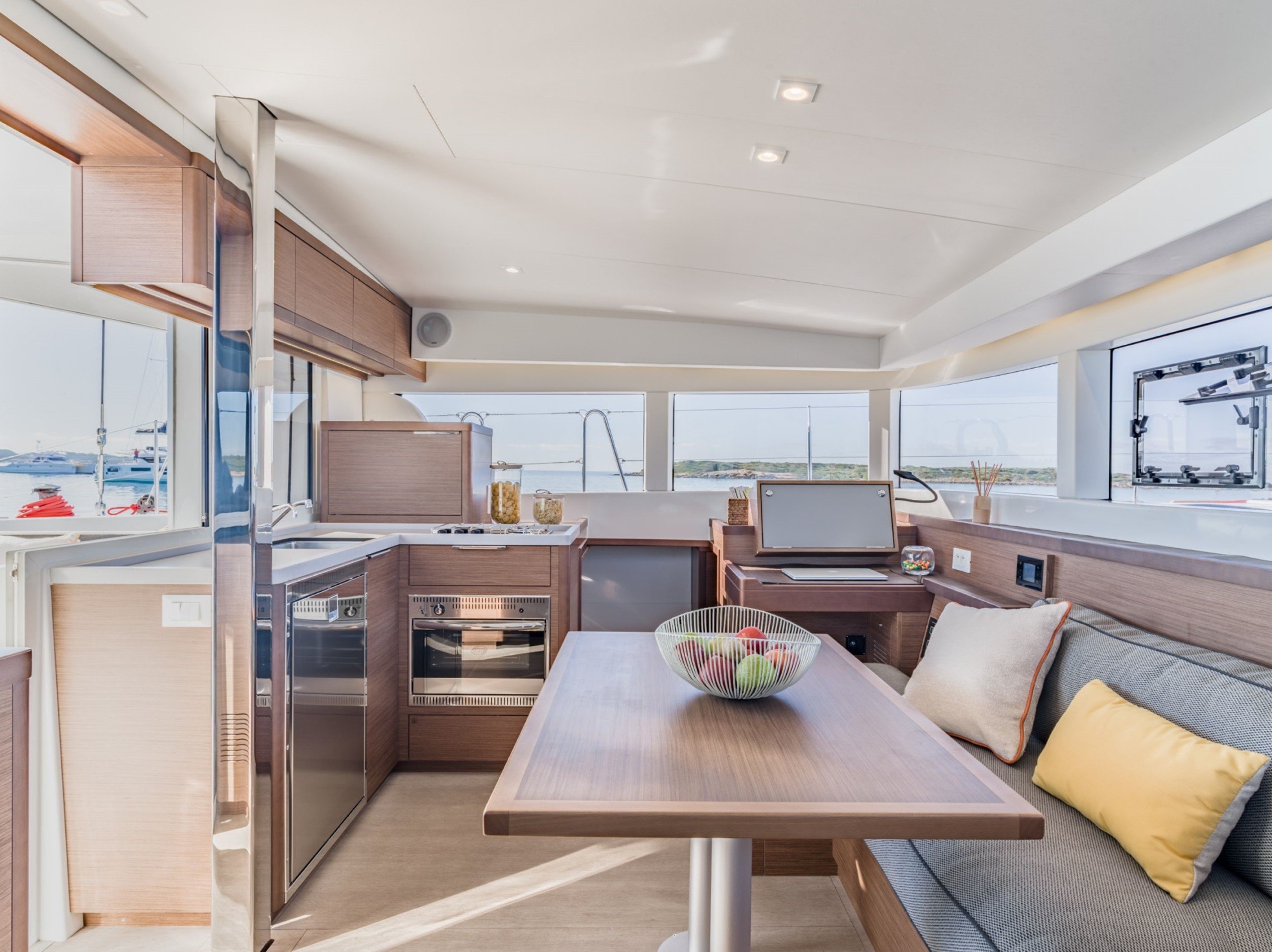 Ioli II - Katamaran içinde Alimos