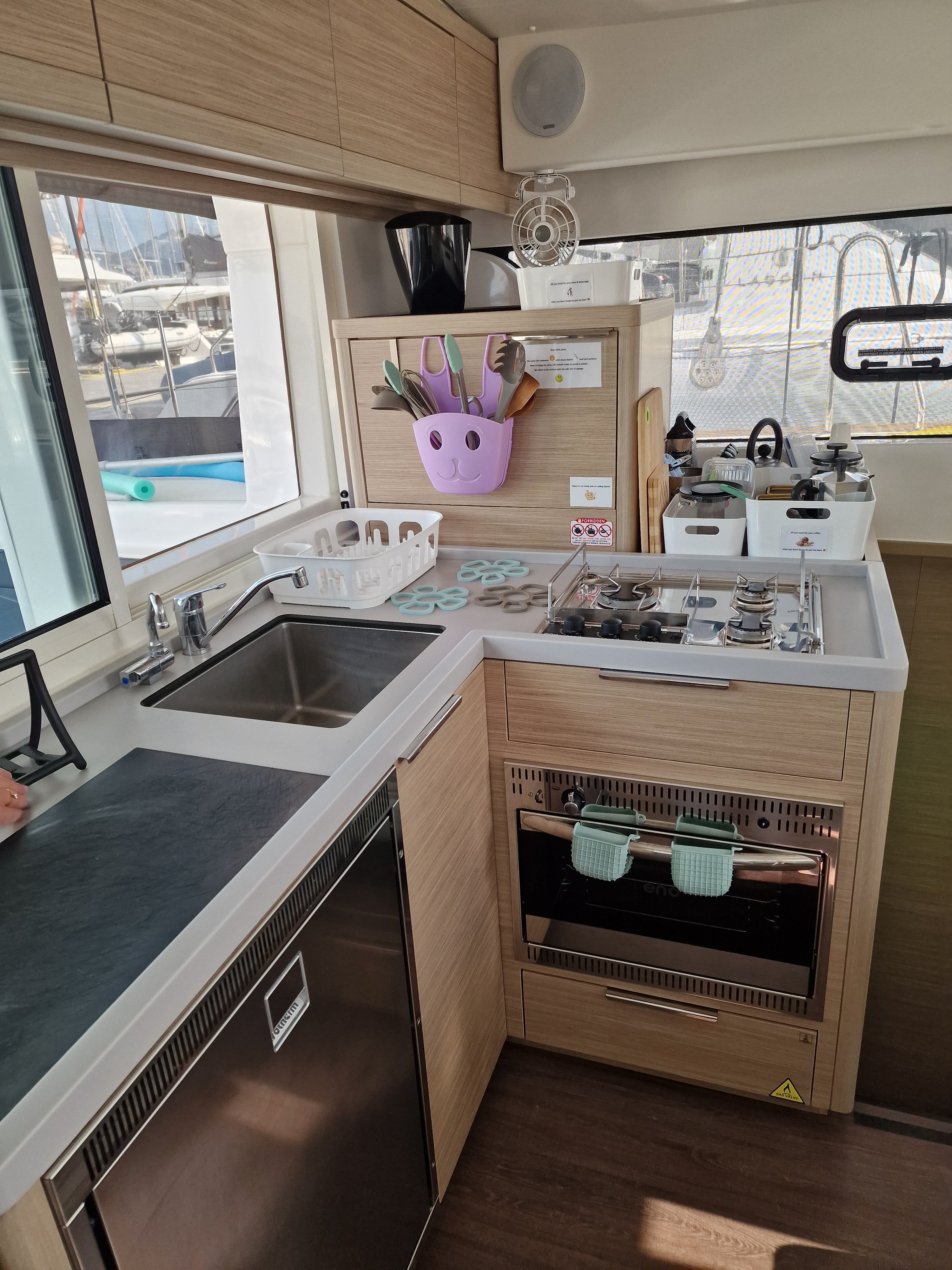 Ioli II - Katamaran içinde Alimos