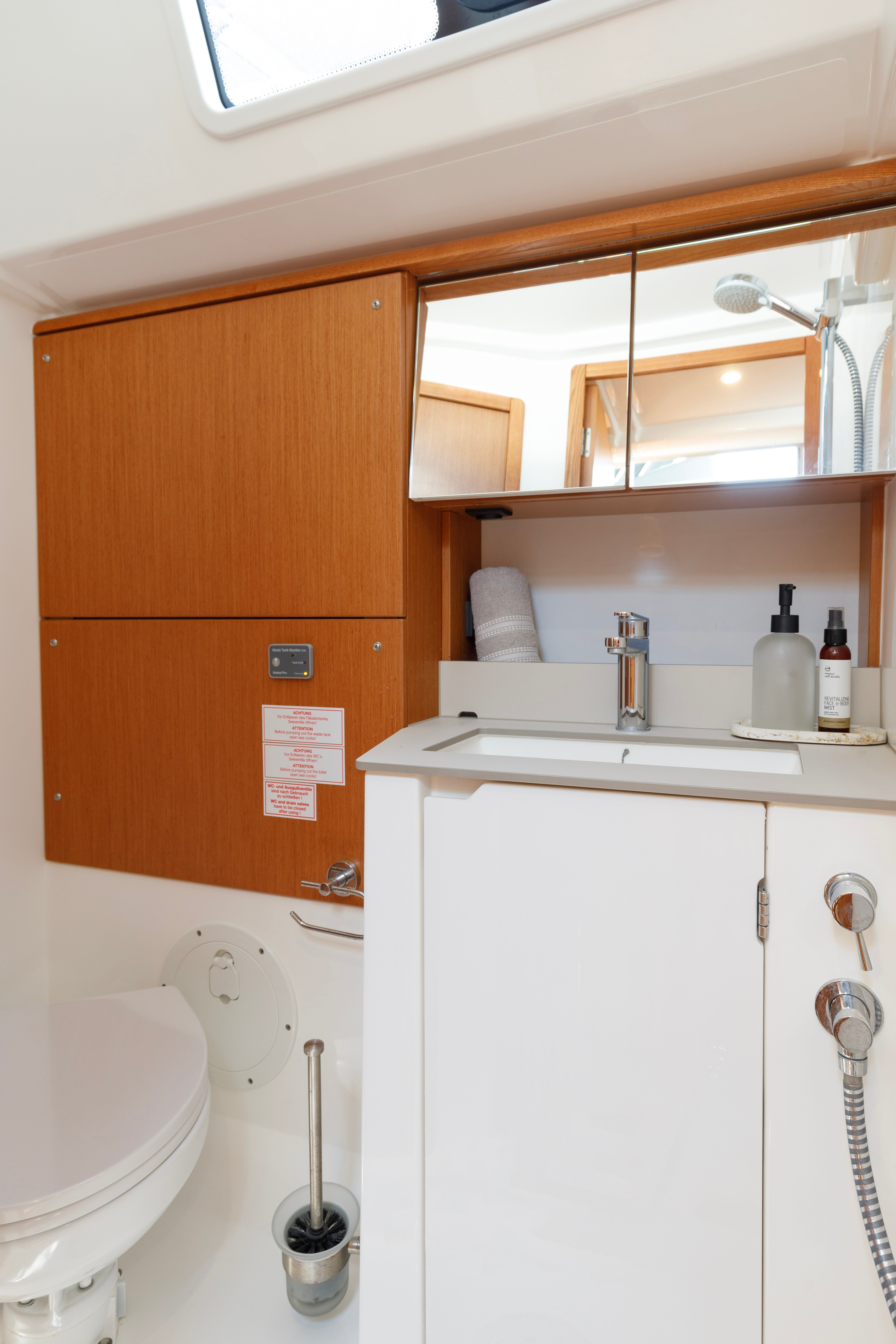 Captain Melianos - Yelkenli içinde İstanköy