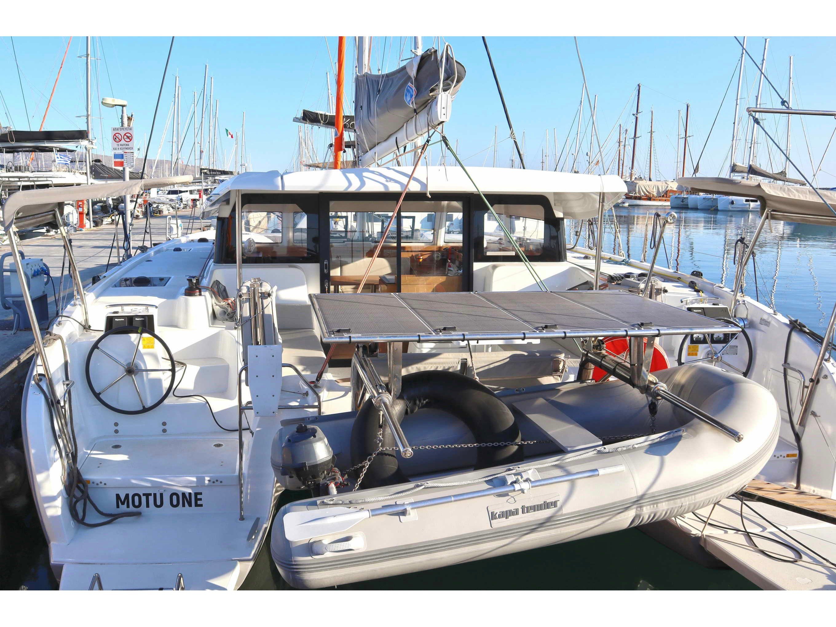 Motu One - Catamaran in Alimos