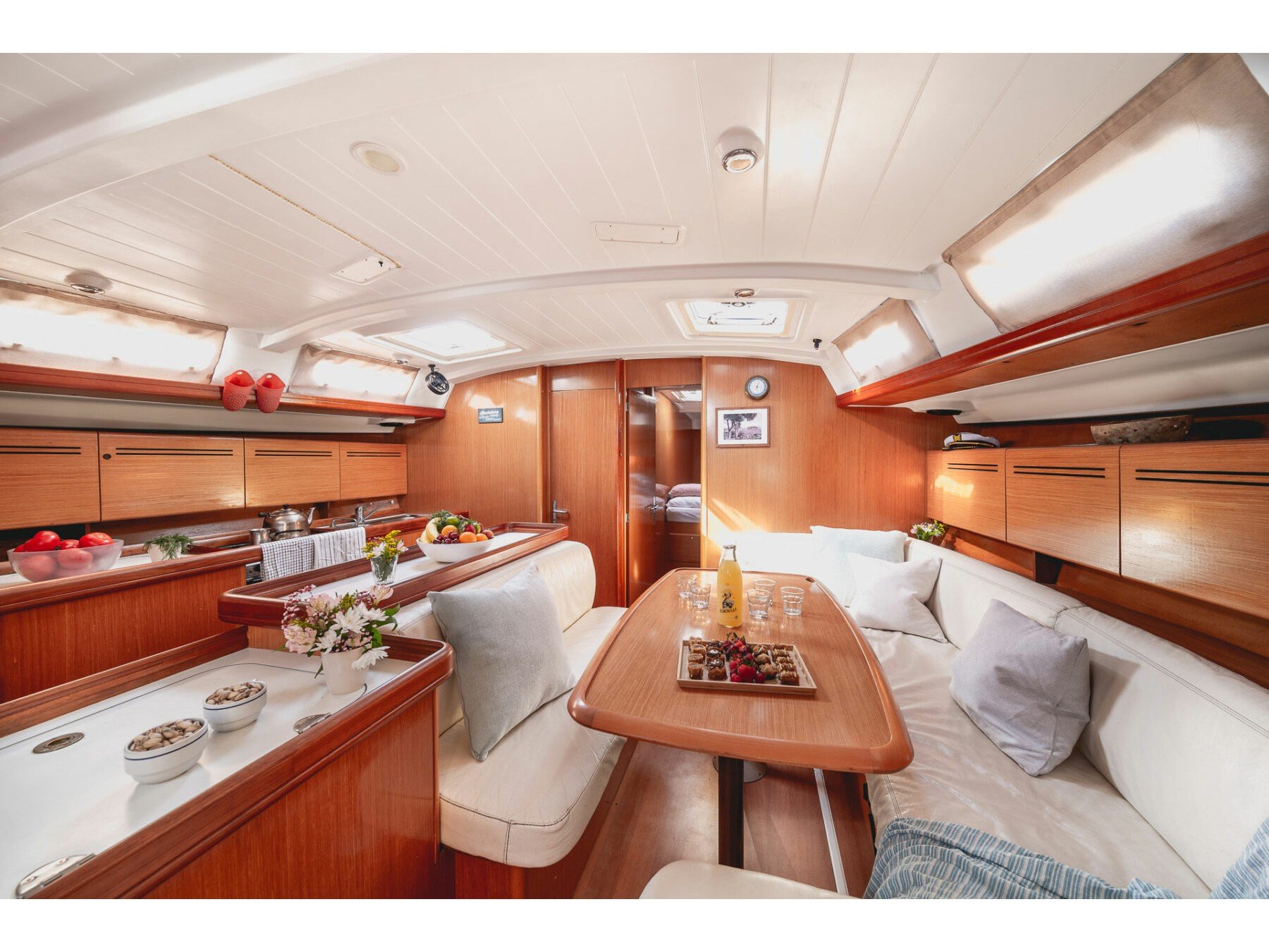 ZORBA - Sailboat in Aegina