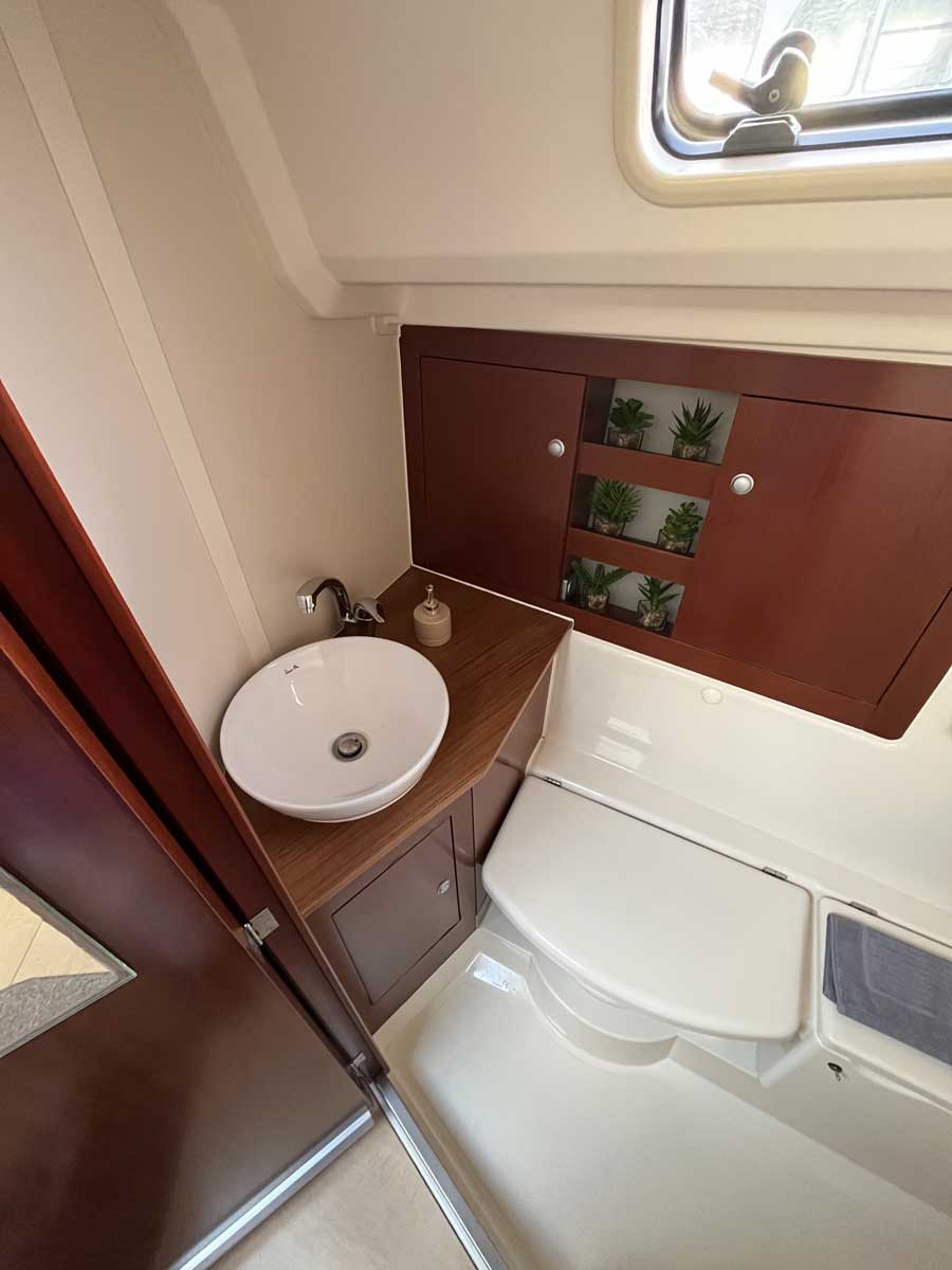 Alkyoni - Sailboat in Sami