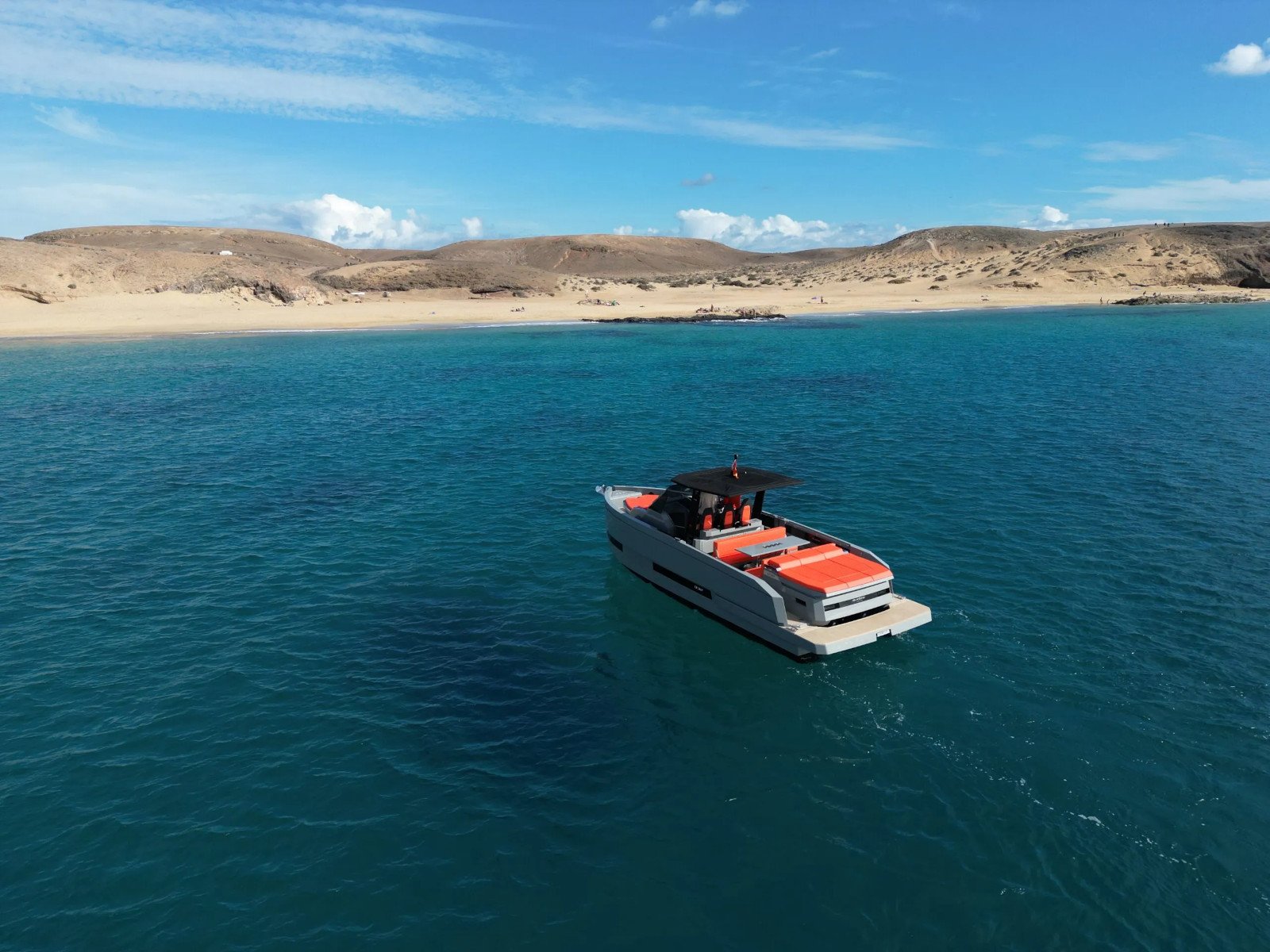 Chic & Tonic - Motor Yacht in Playa Blanca