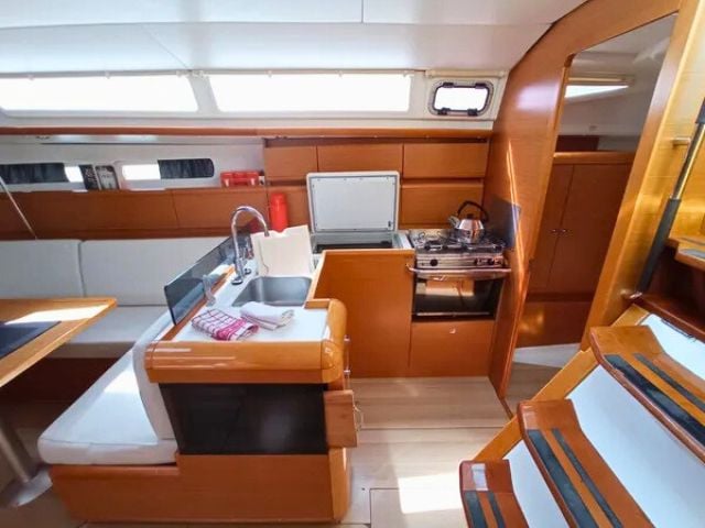 SO439-14L - Sailboat in Lefkada