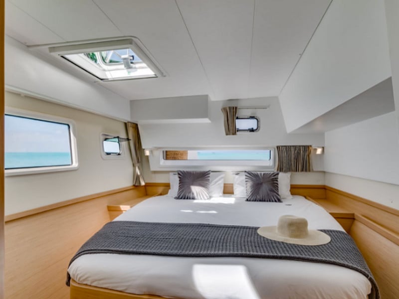 No Name: Master Cabin #1 (Cabin Charter 2 pax) FULLY CREWED, ALL EXPENSES - Catamaran in Lefkada