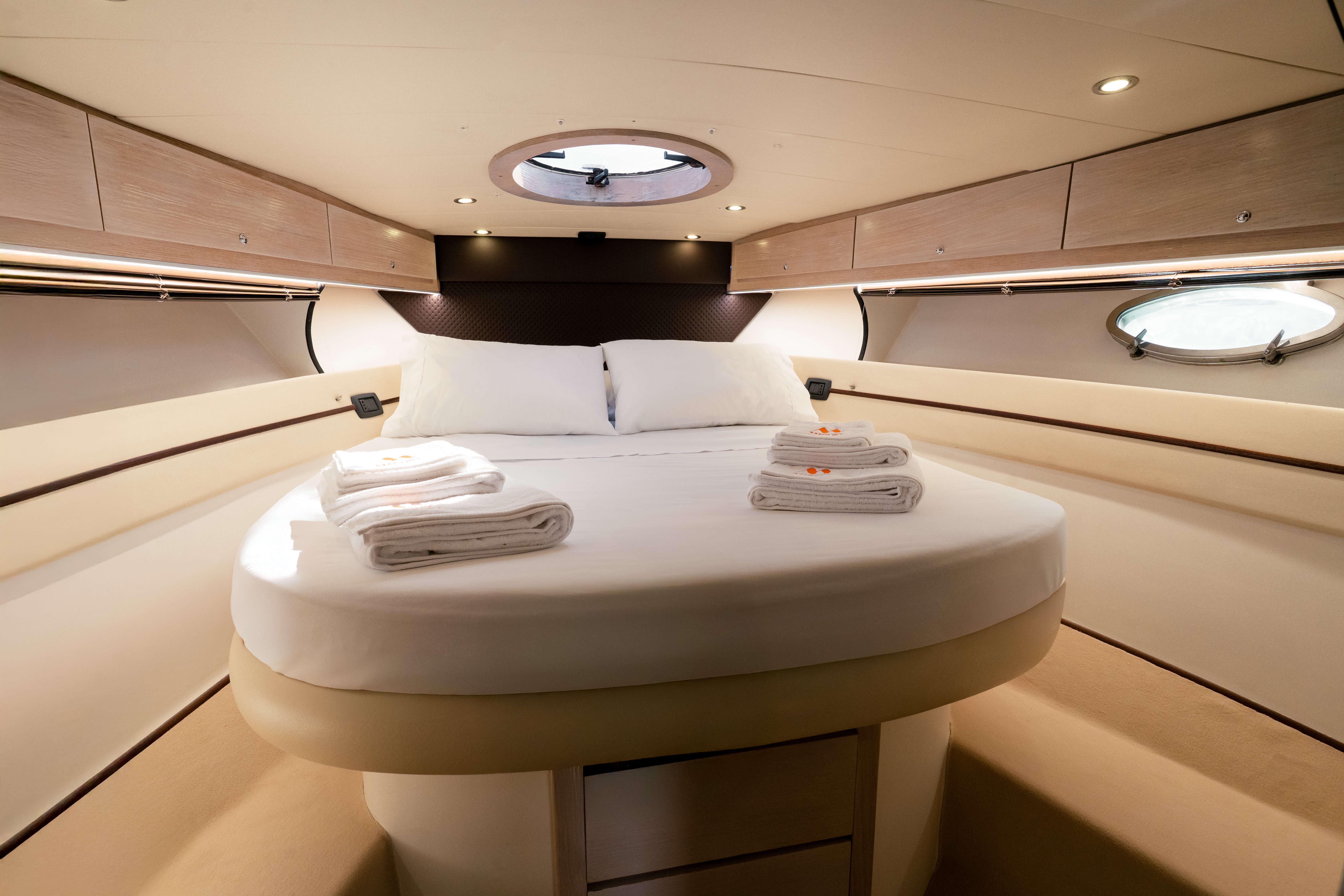 Comfort - Motor Yacht in Salerno