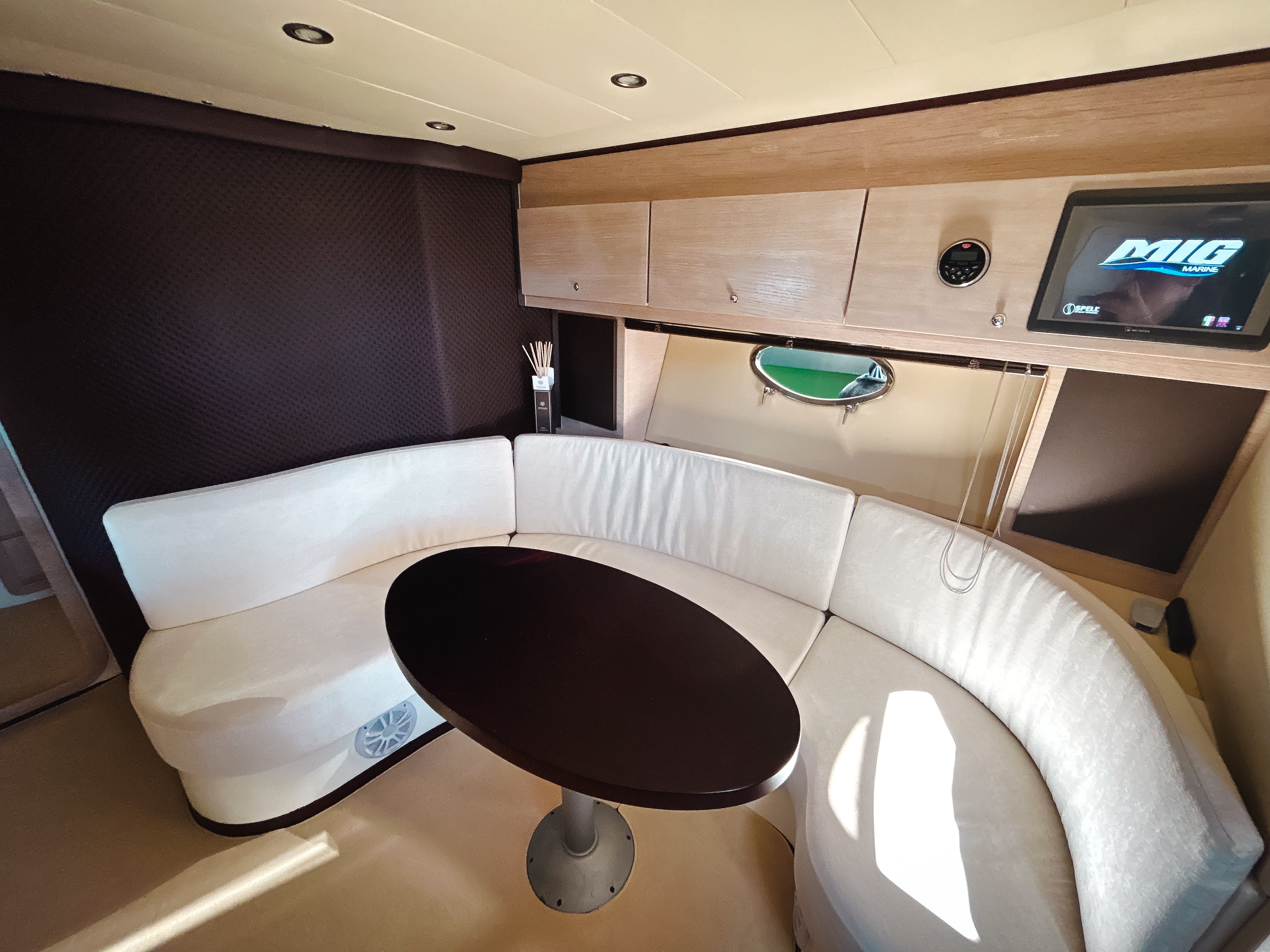 Comfort - Motor Yacht in Salerno