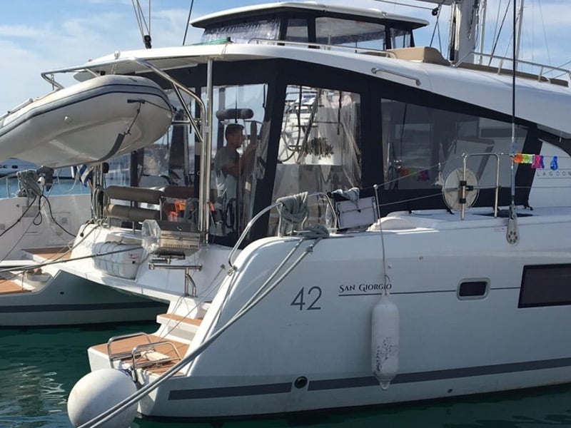 San Giorgio - Katamaran içinde Lefkada