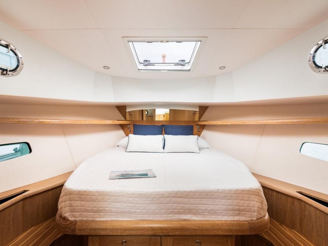 Menorquin 34 HT - Motor Yacht in Sitges