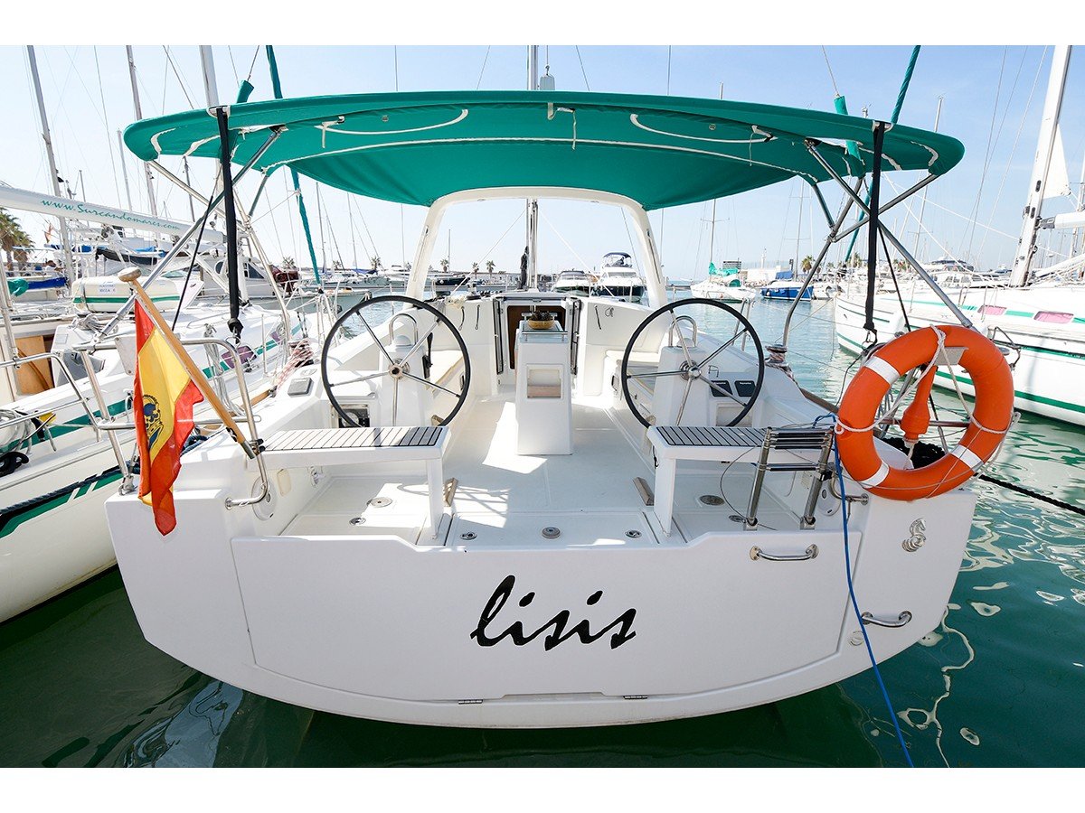 Lisis - Sailboat in Sitges