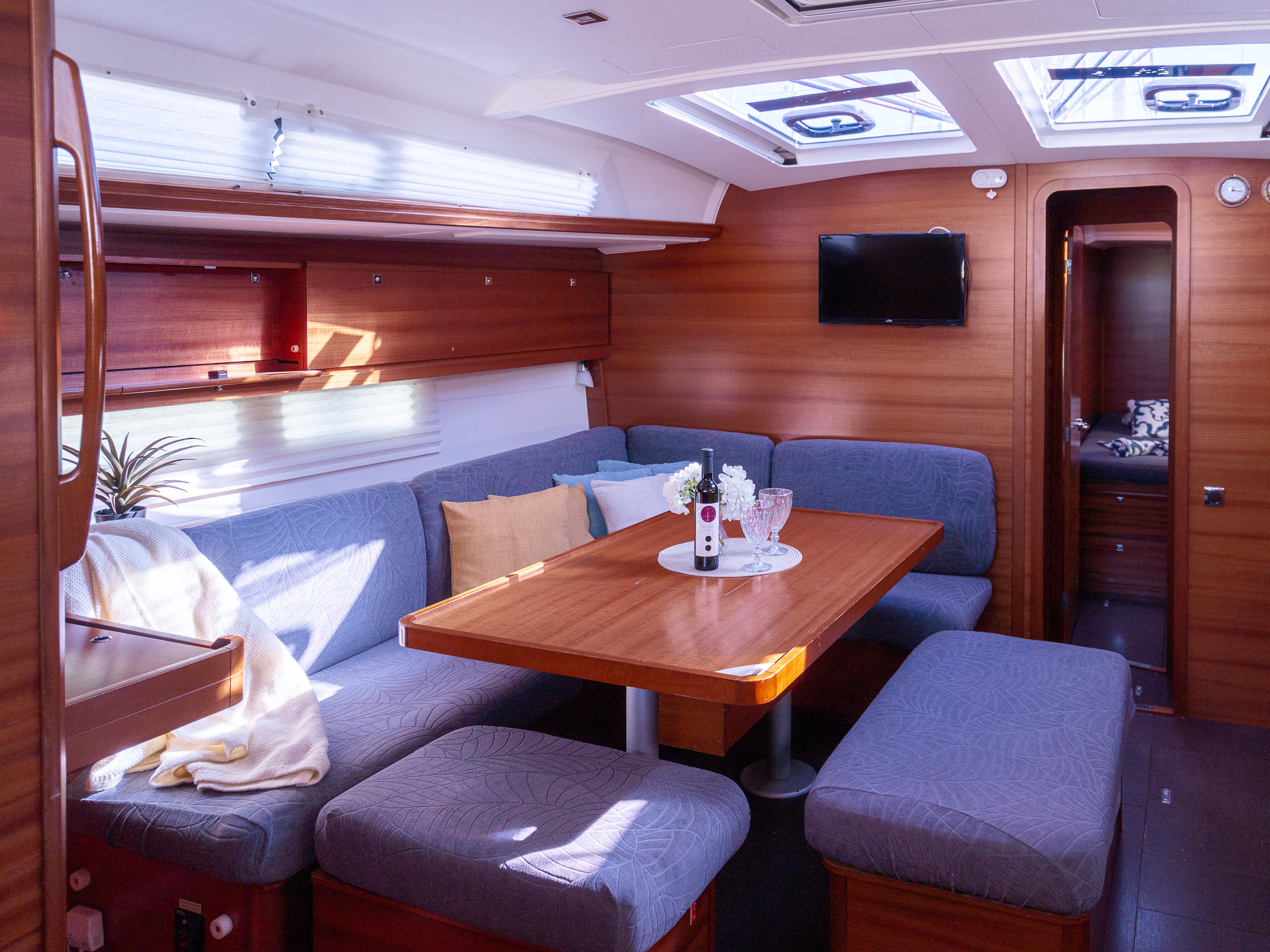 Cygnus - Sailboat in Pula