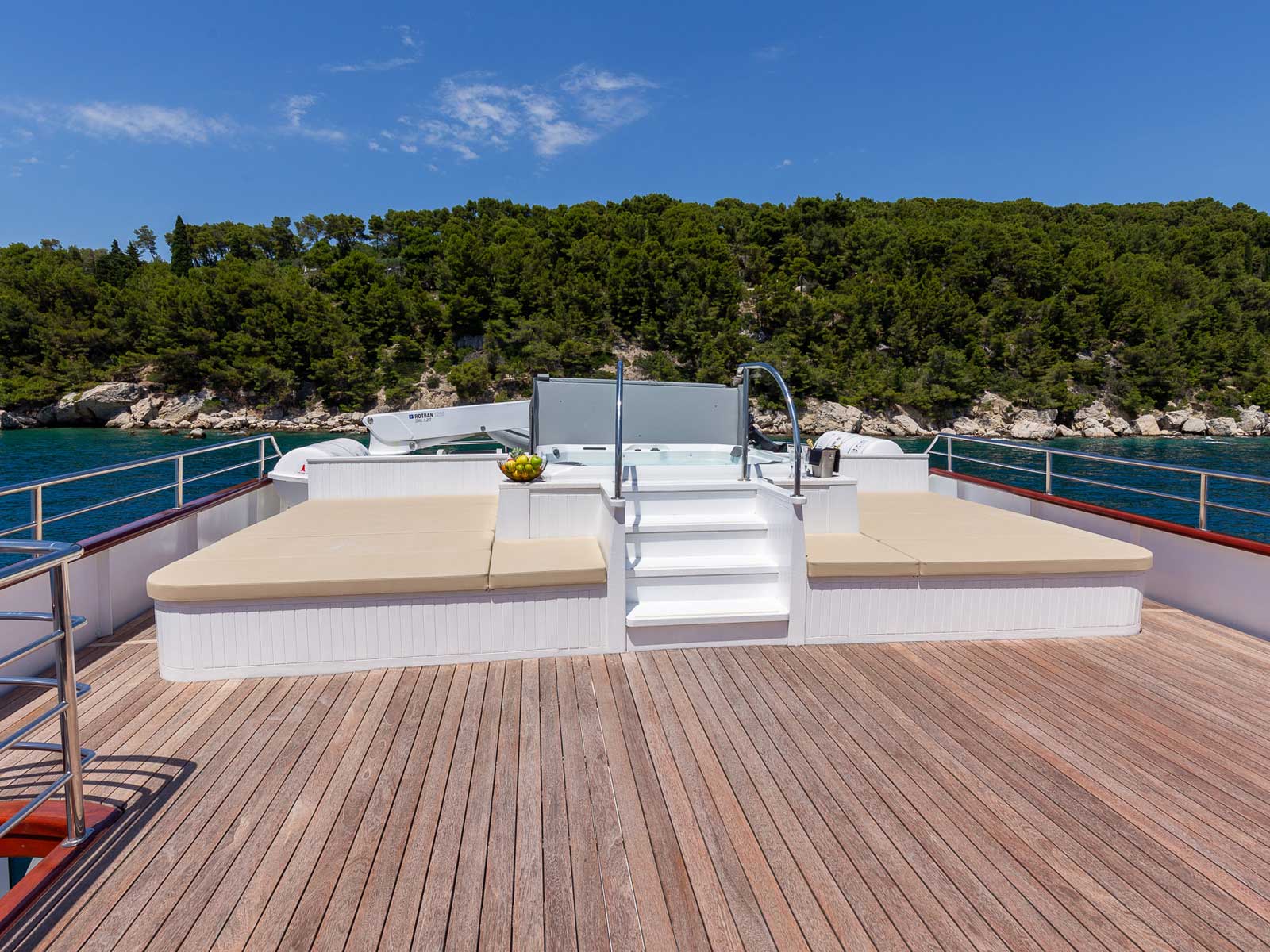 MS Avantura - Motor Yacht in Split