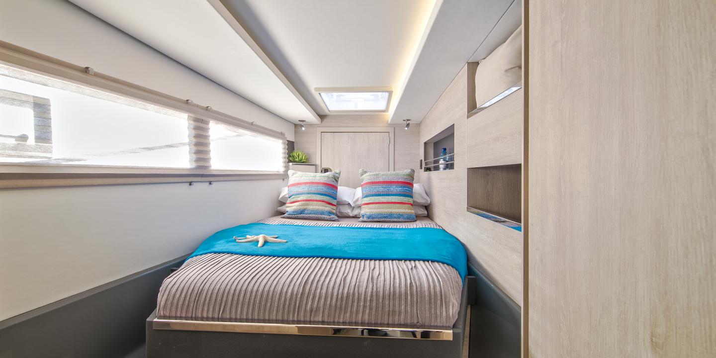 Moorings 4500L Club - Catamaran in Pireas