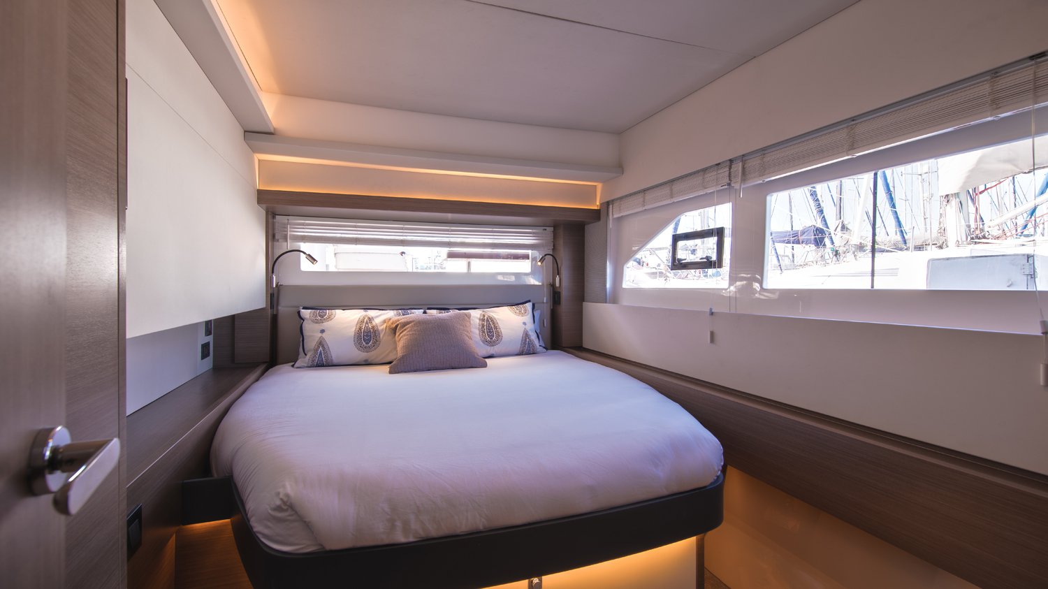 Moorings 534 PC/8+1 Club - Catamaran in Wickhams Cay 2