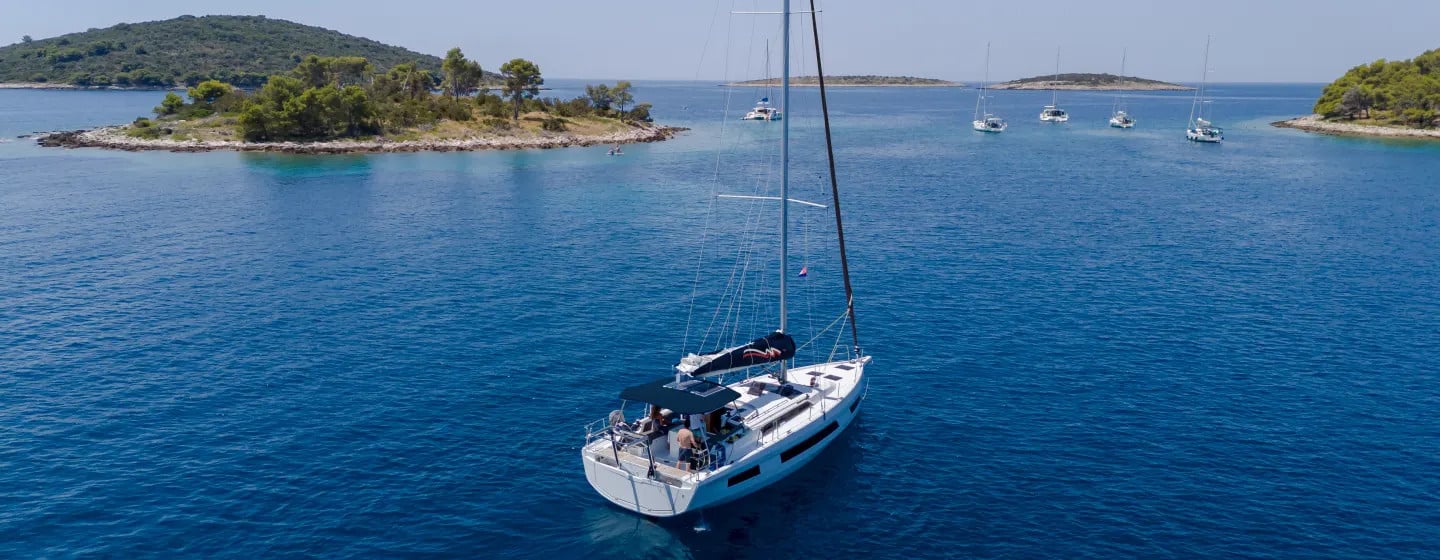 Moorings 44.3 Exclusive - Sailboat in Marigot