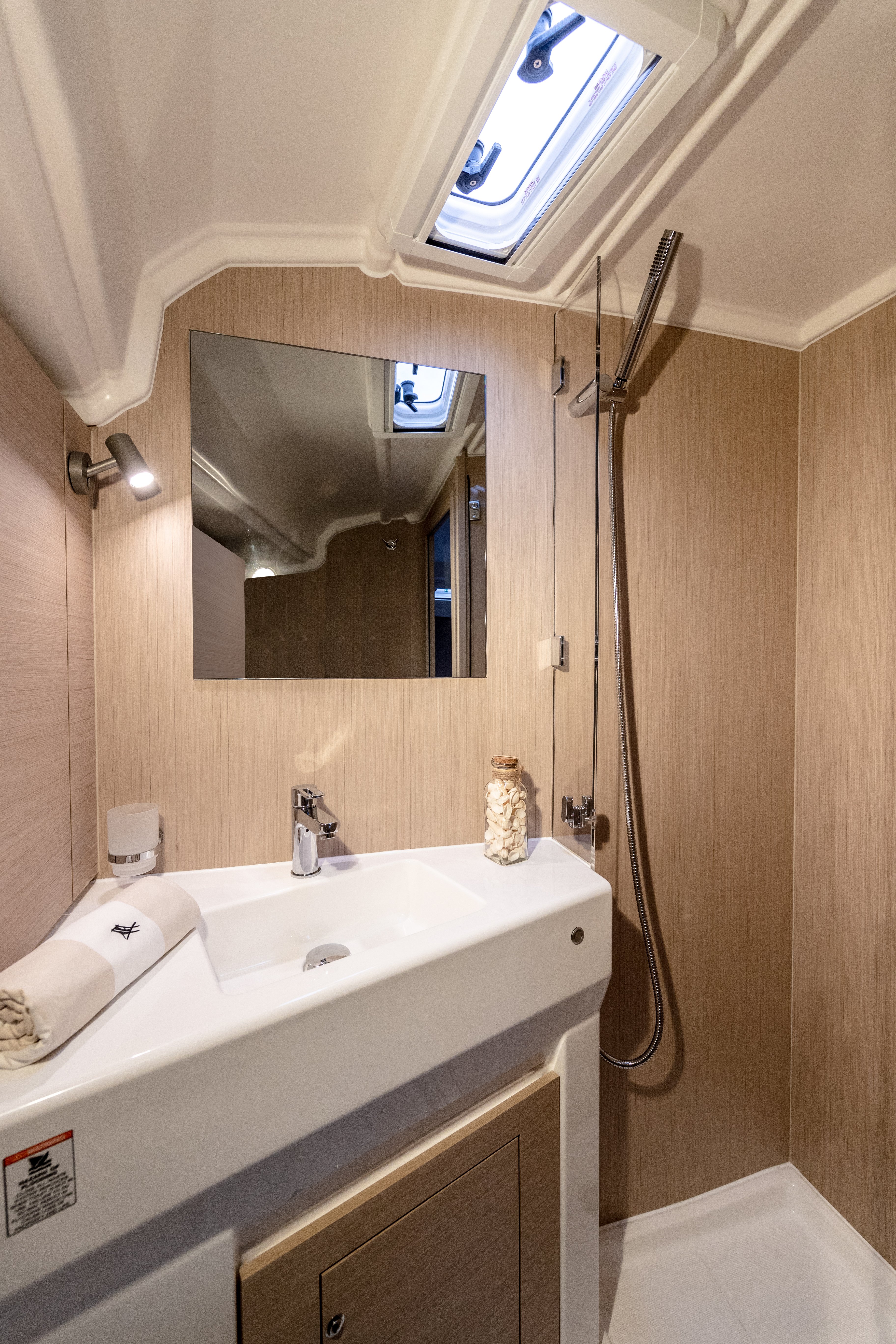 Moorings 42.3 Exclusive - Sailboat in Wickhams Cay 2