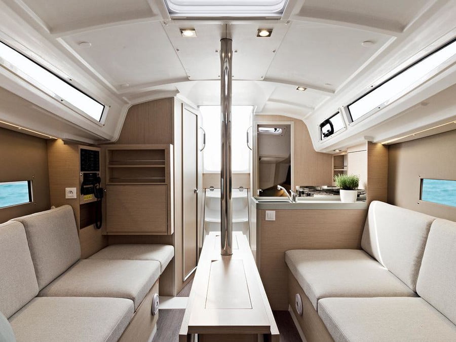 Moorings Oceanis 30.1 Club - Sailboat in Città Metropolitana di Napoli