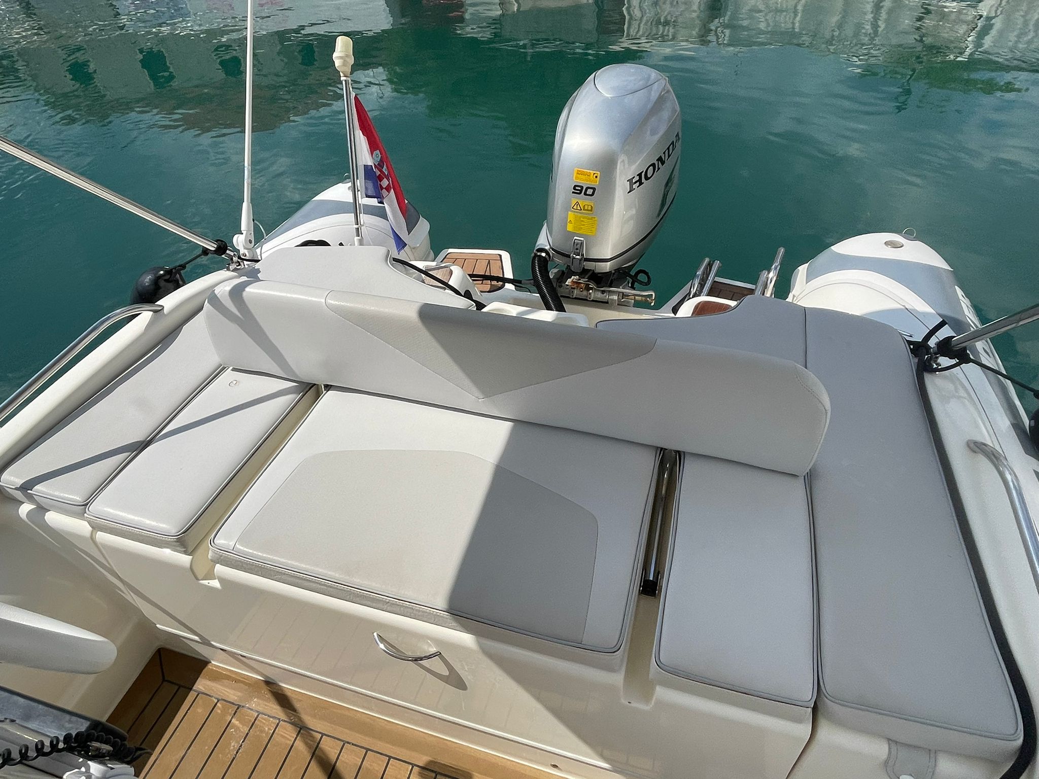 09 - Motor Yacht in Trogir