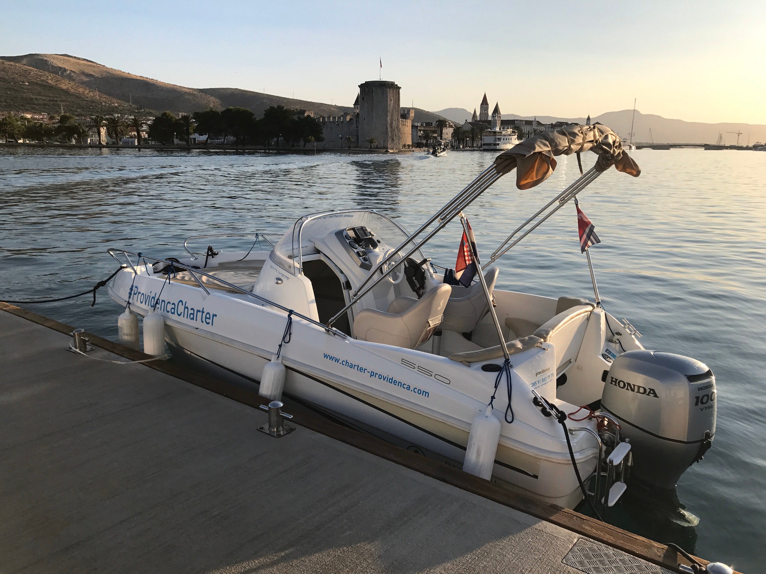 Beneteau Flyer 550 SUNdeck - Motor Yacht in Trogir