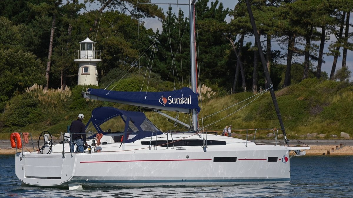 Sunsail 38.0 Premium - Sailboat in Cannigione
