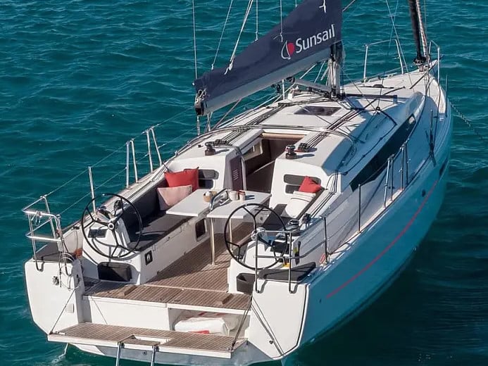 Sunsail 38.0 Premium - Sailboat in Lefkada