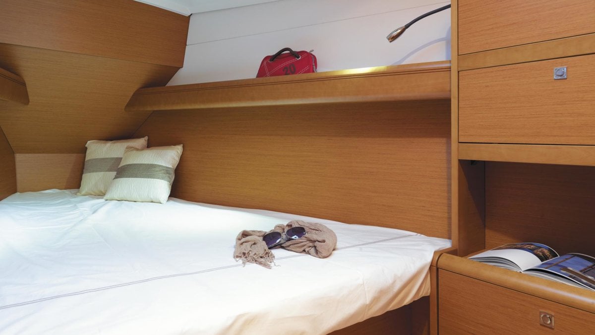 Sunsail 38 Classic - Sailboat in Komolac