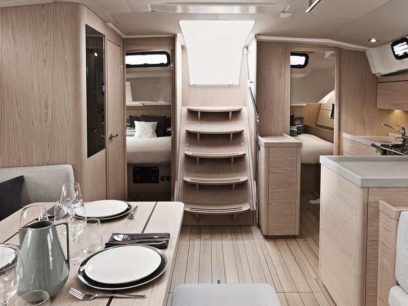 Sunsail 46 Mon Classic - Sailboat in Marina