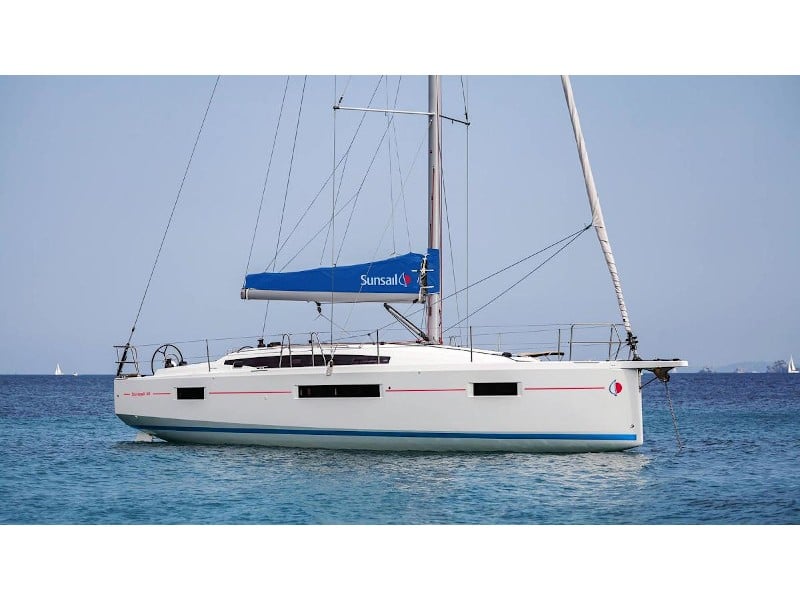 Sunsail 410 Premium - Sailboat in Marina