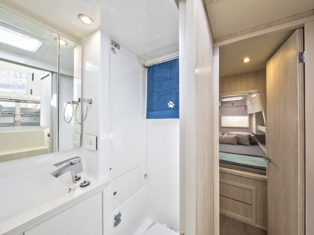 Sunsail 404 Classic - Catamaran in Komolac