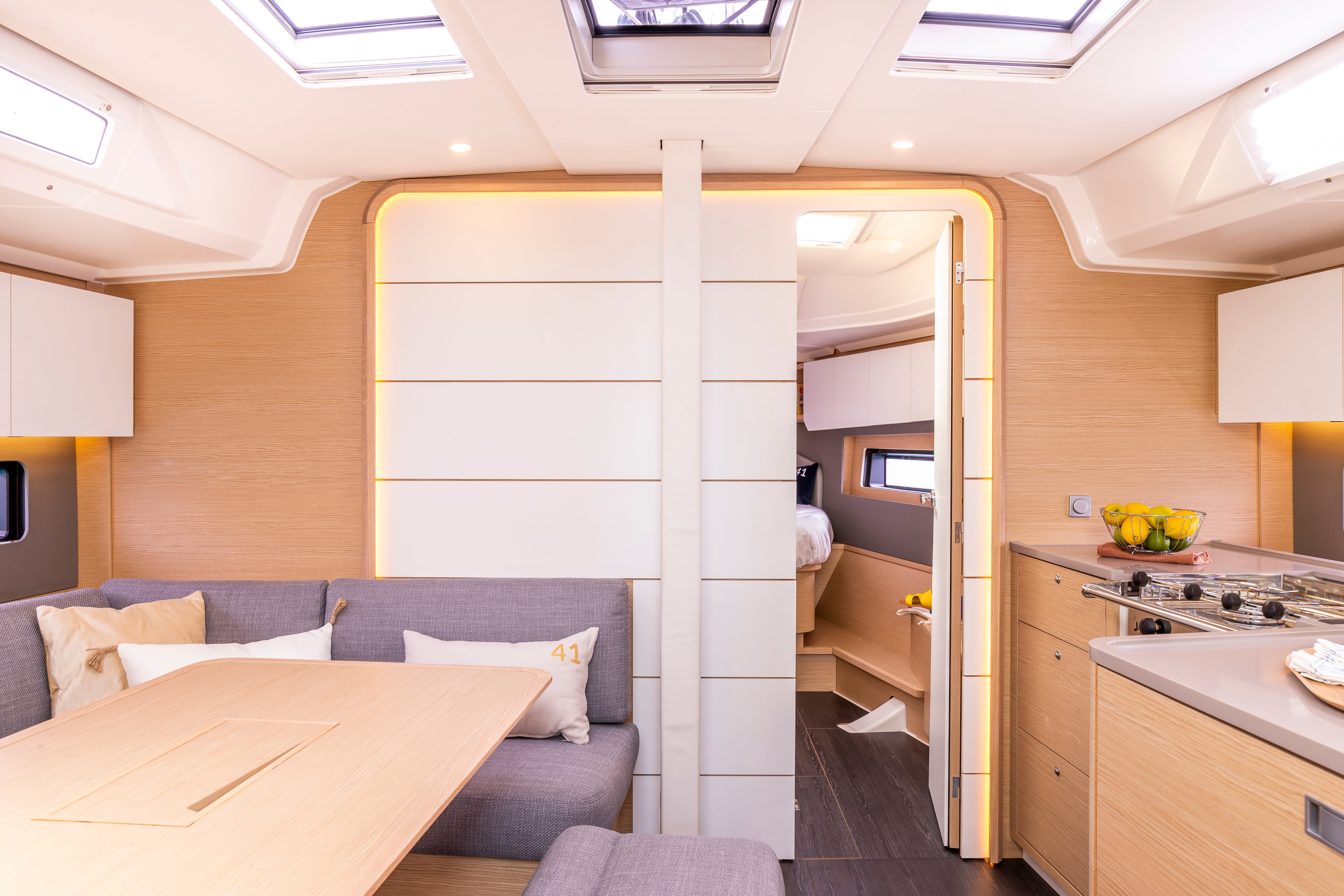 Sunsail 41.3 Premium - Sailboat in Komolac