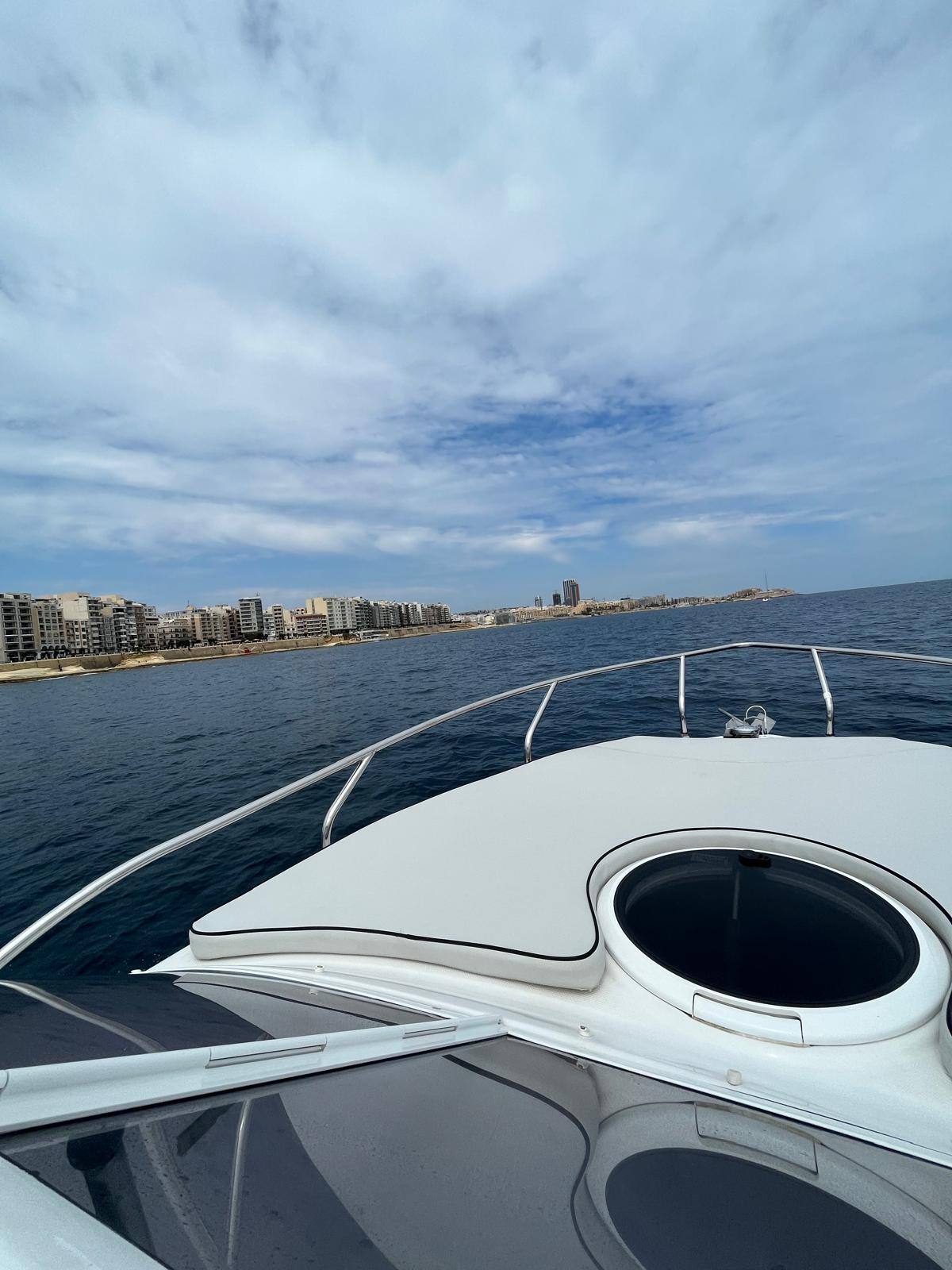 Aimee - Motor Yacht in Sliema