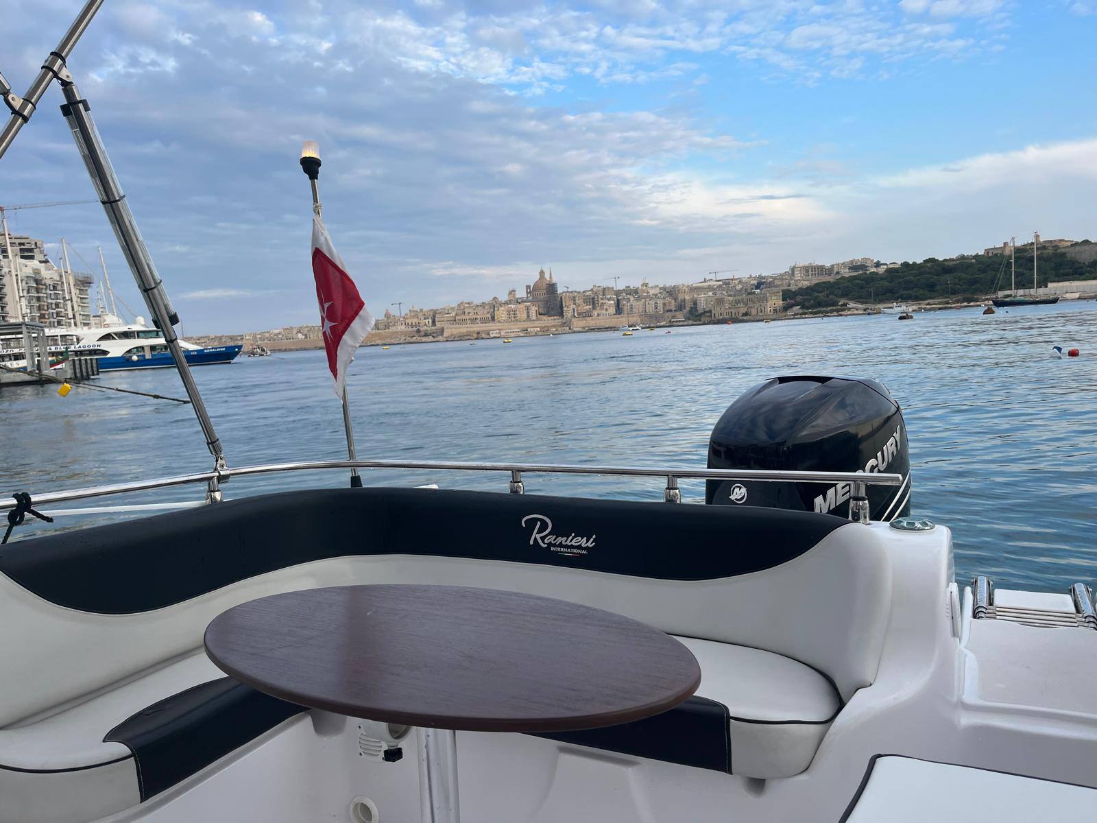 Aimee - Motor Yacht in Sliema