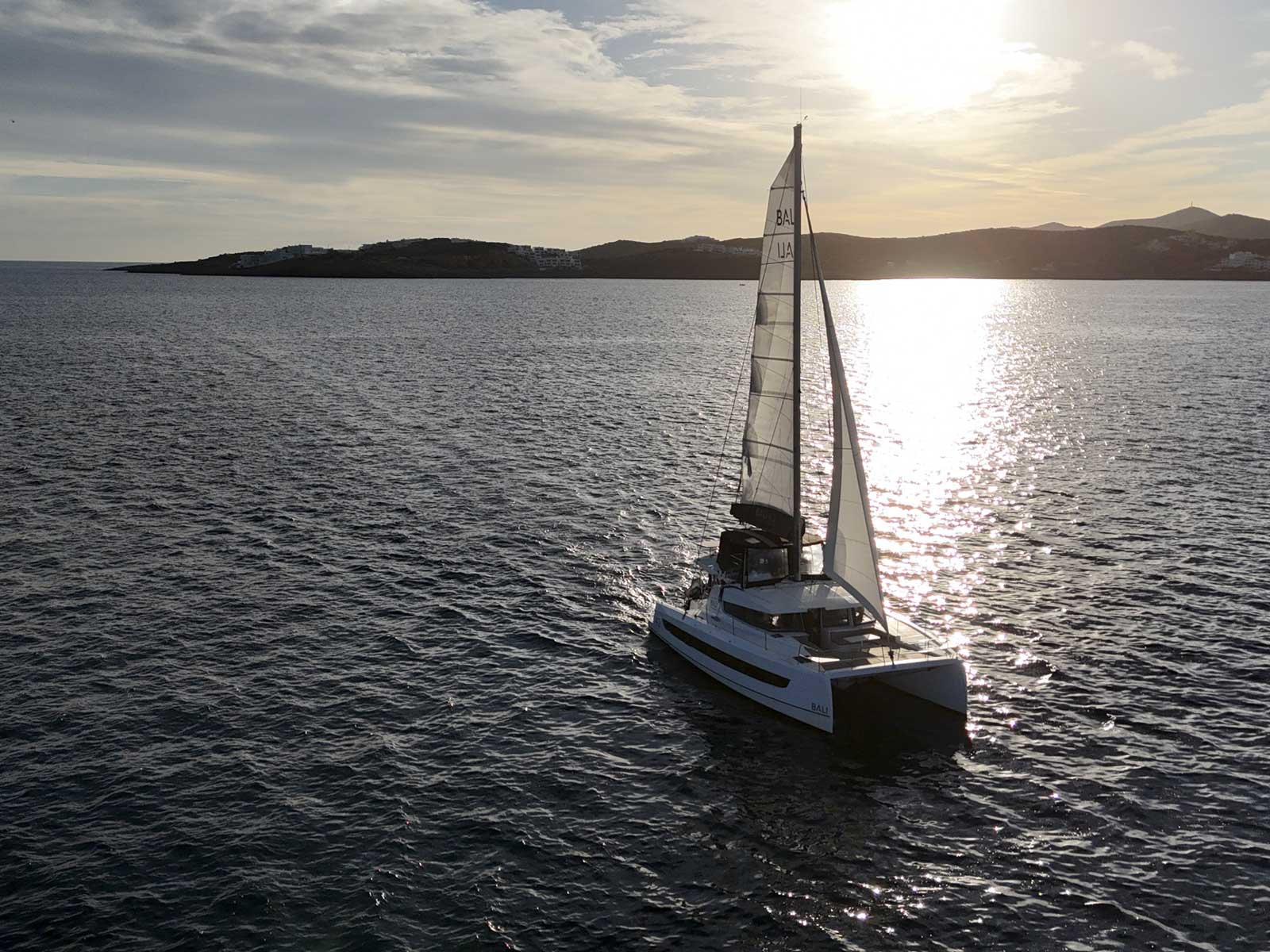 Jeux D'Hiver - Katamaran içinde Anatoliki Attiki