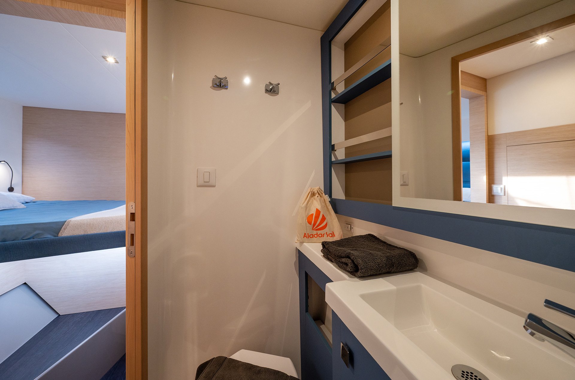 Elsa - A/C, Generator, Water maker - Catamaran in Province of Livorno