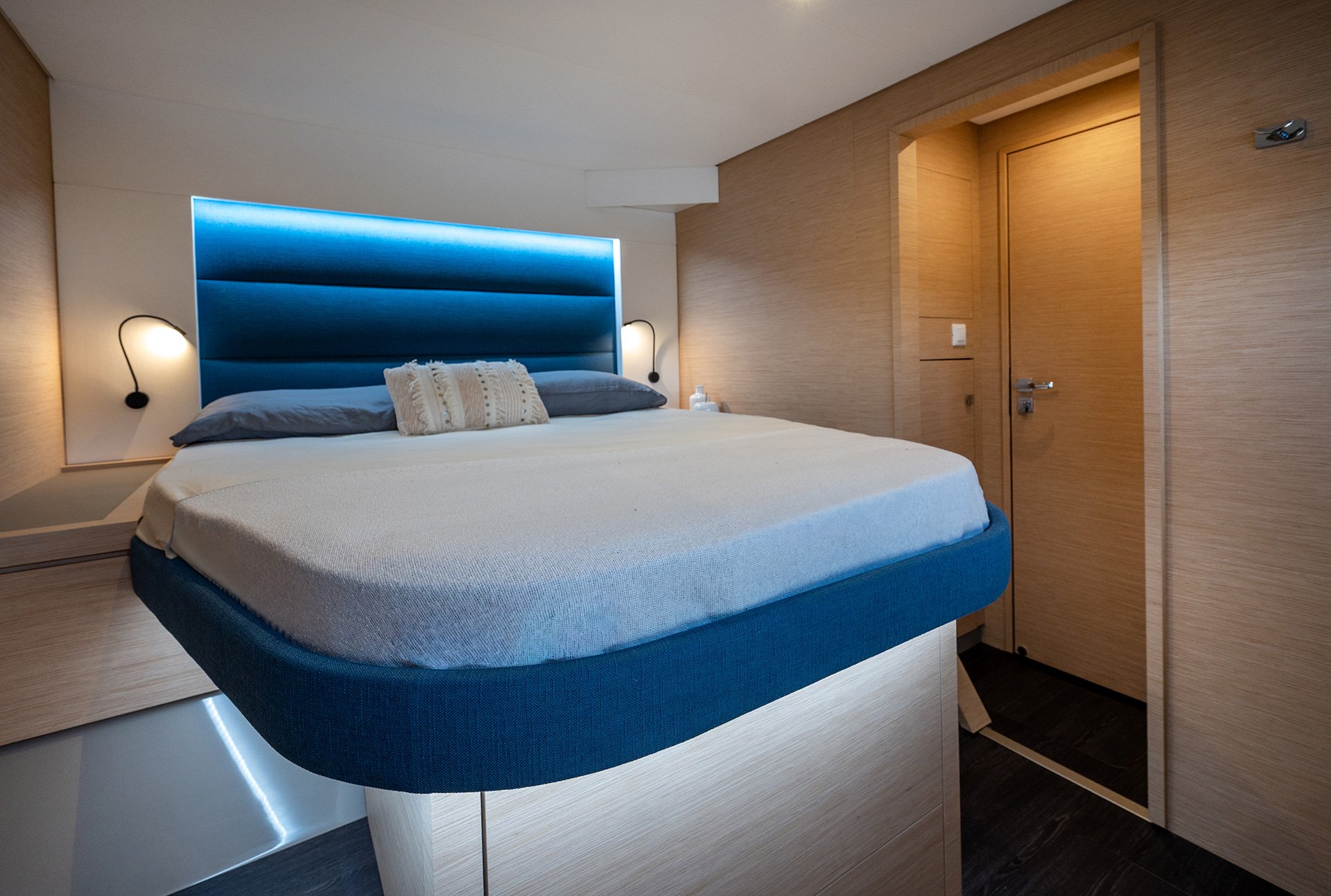 Elsa - A/C, Generator, Water maker - Catamaran in Province of Livorno