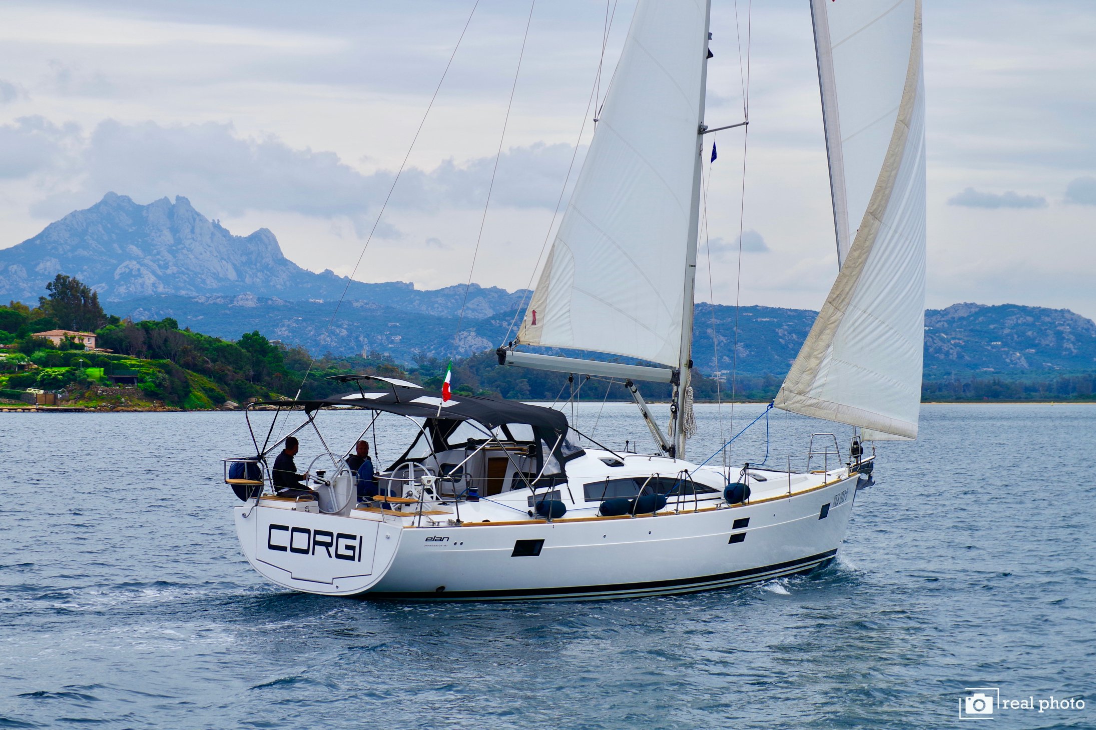 Corgi - Sailboat in Cannigione