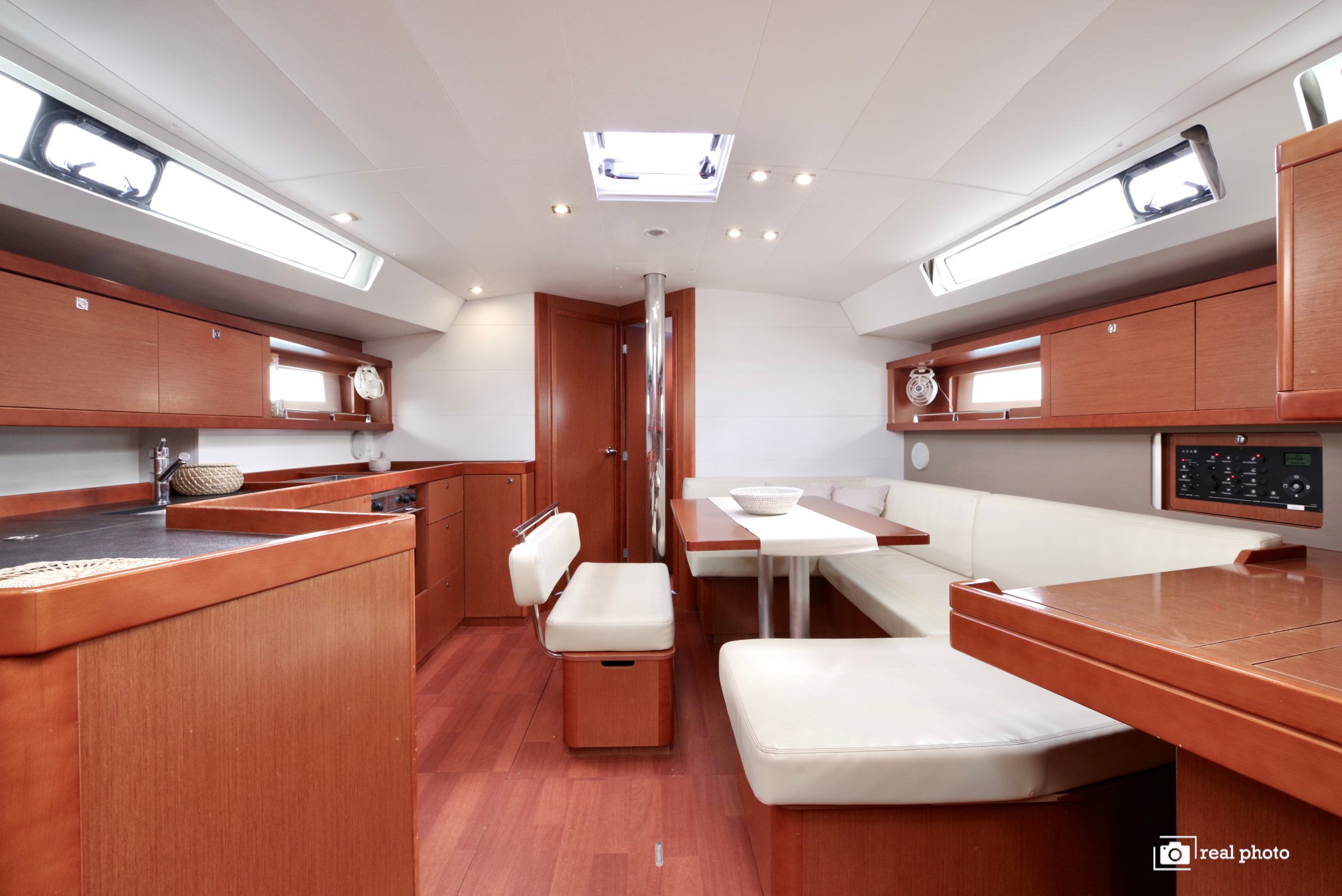 Gaia - Solar Panel - Sailboat in Cannigione