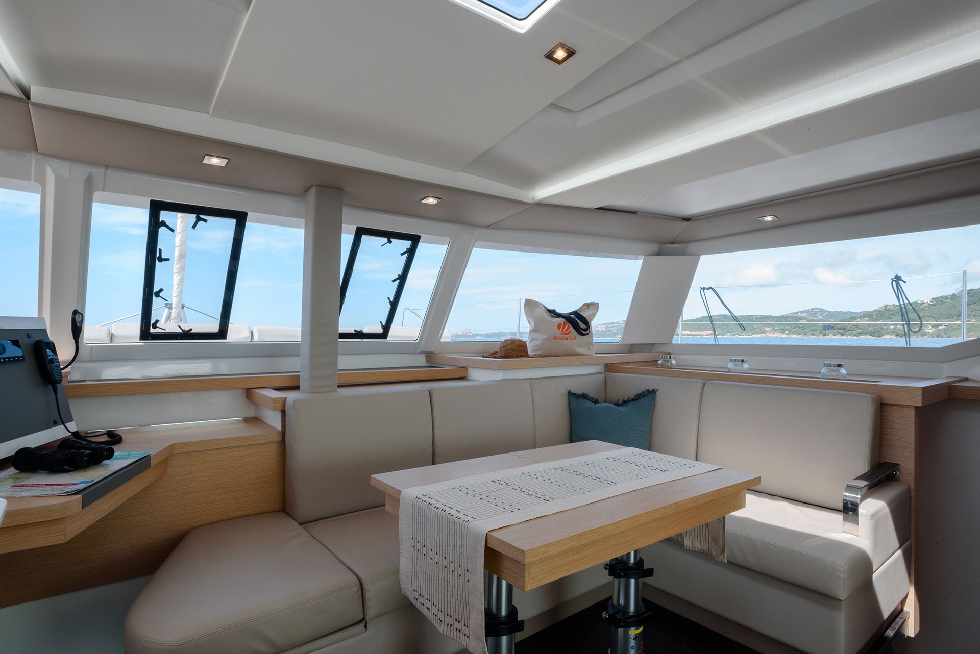 Amapola - A/C, Generator, Water maker. Solar panel - Catamaran in Cannigione