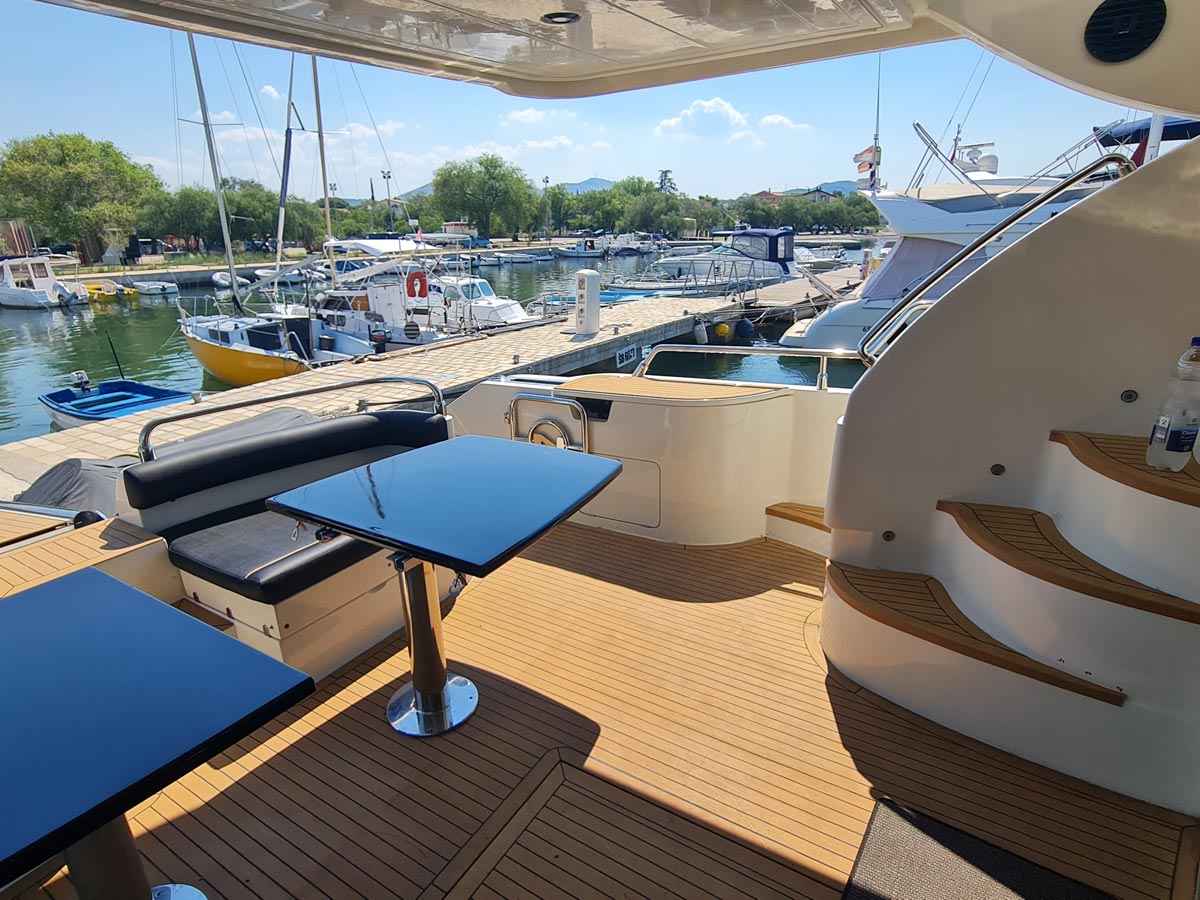 Grey Cherry - Motor Yacht in Bilice