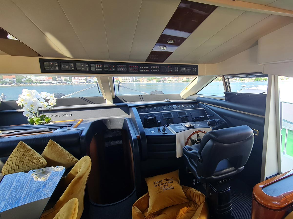 Grey Cherry - Motor Yacht in Bilice