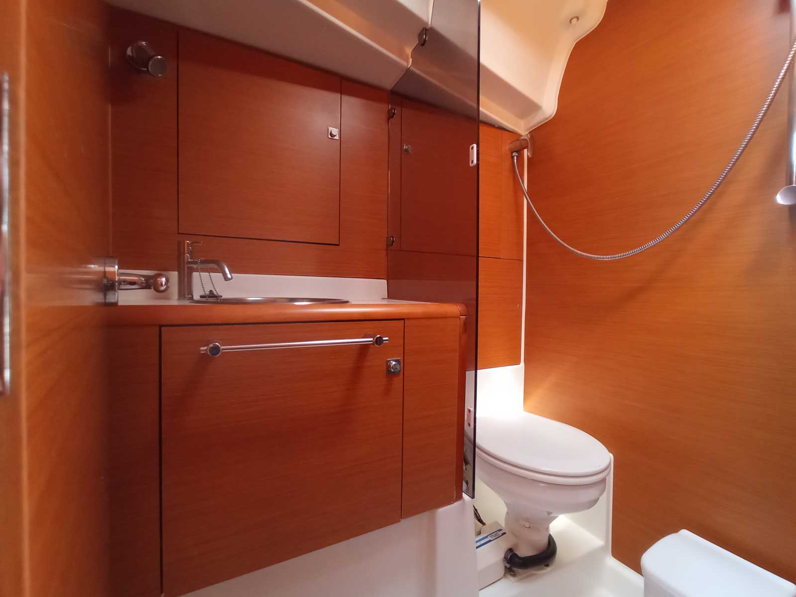 Blue Swan - Sailboat in Lefkada