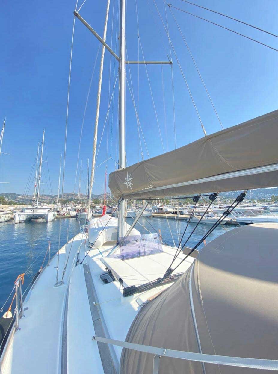 Lucky Rain - Yelkenli içinde Karagözler