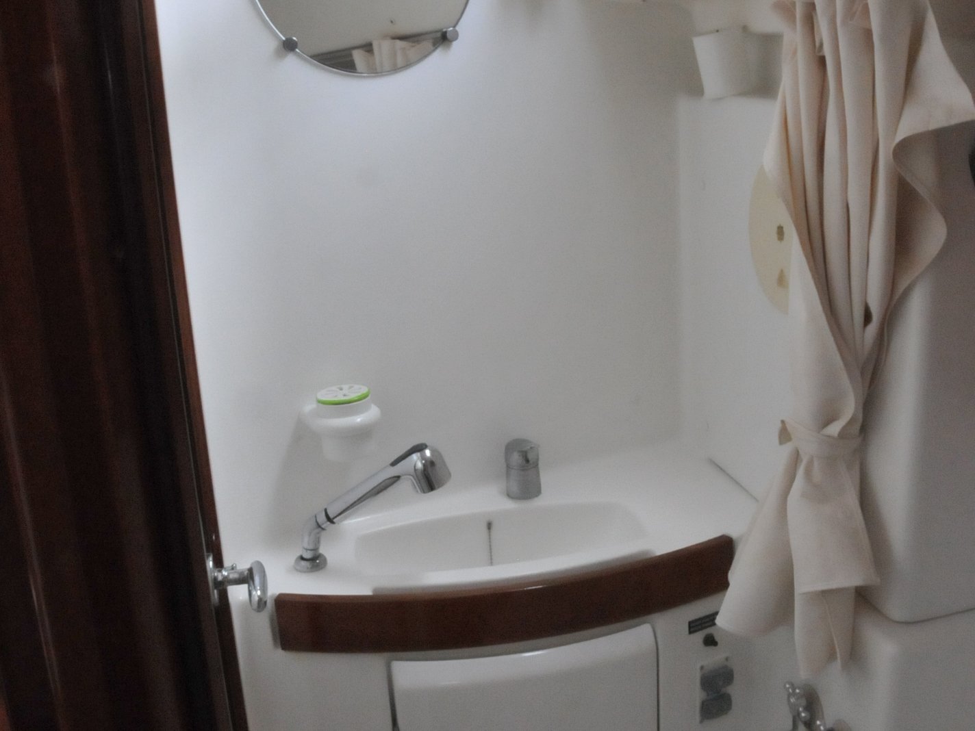 Filadelfo - Yelkenli içinde Karagözler