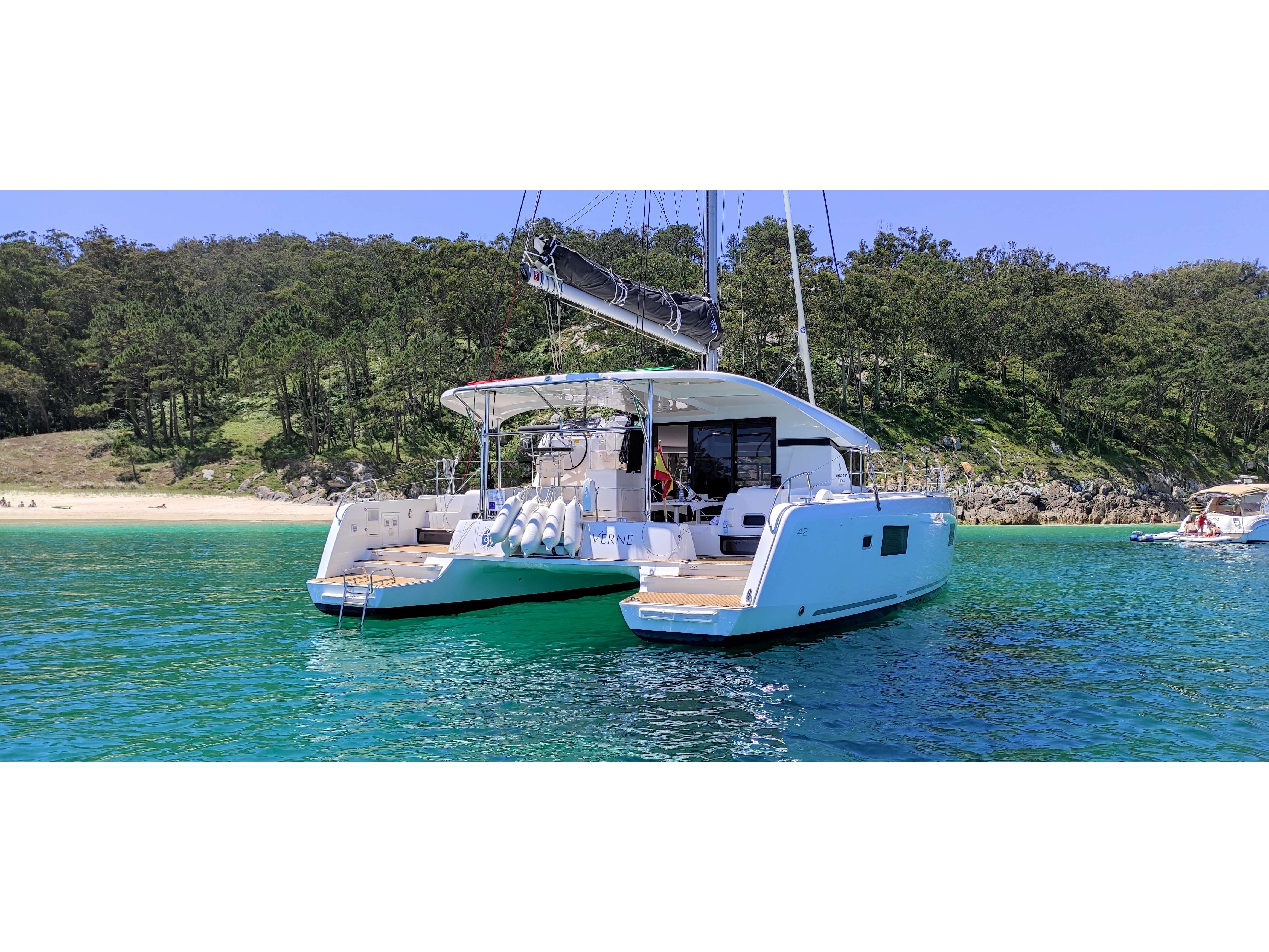 Verne - Catamaran in Baiona