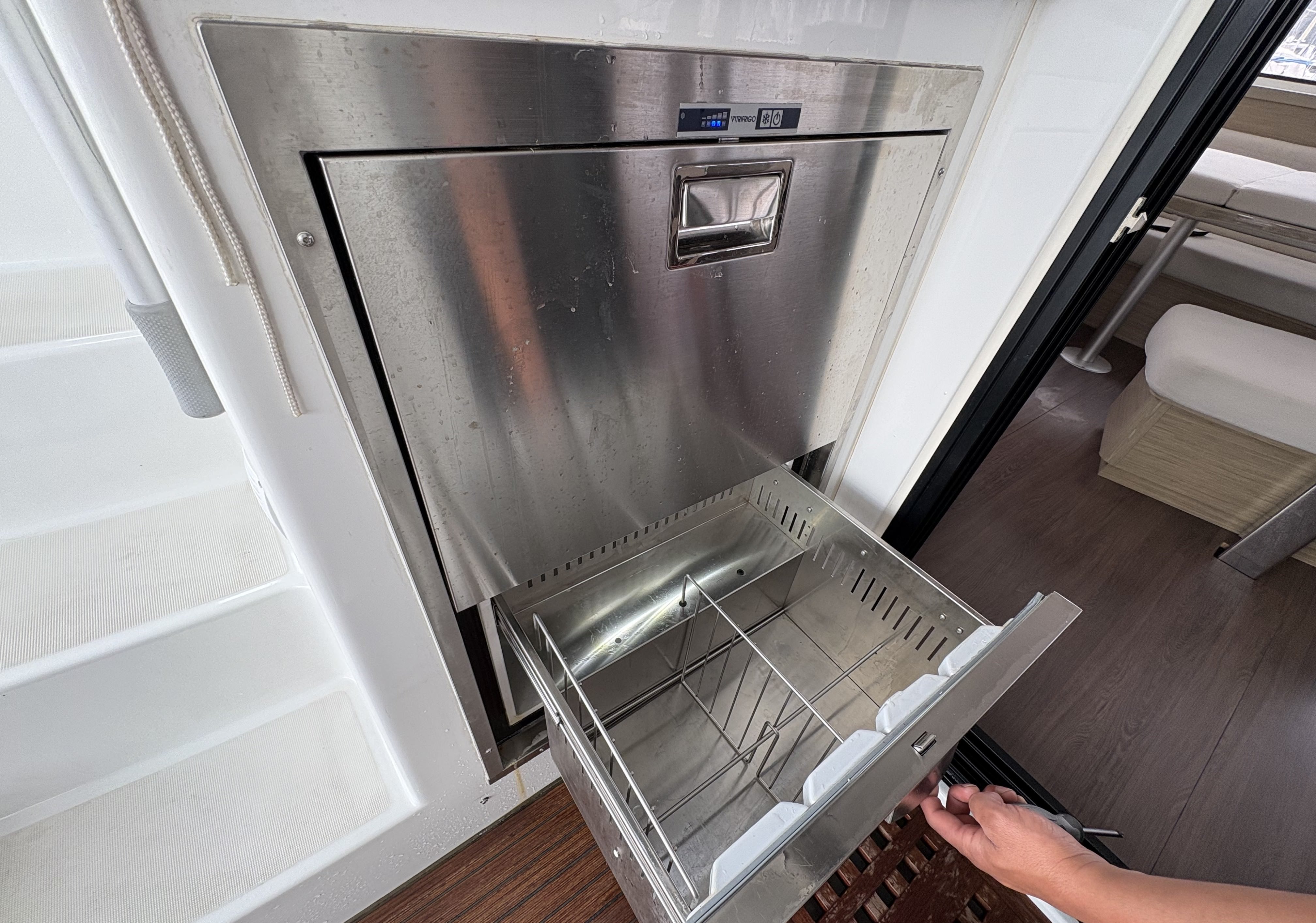 Sail Proteus - Katamaran içinde Karagözler