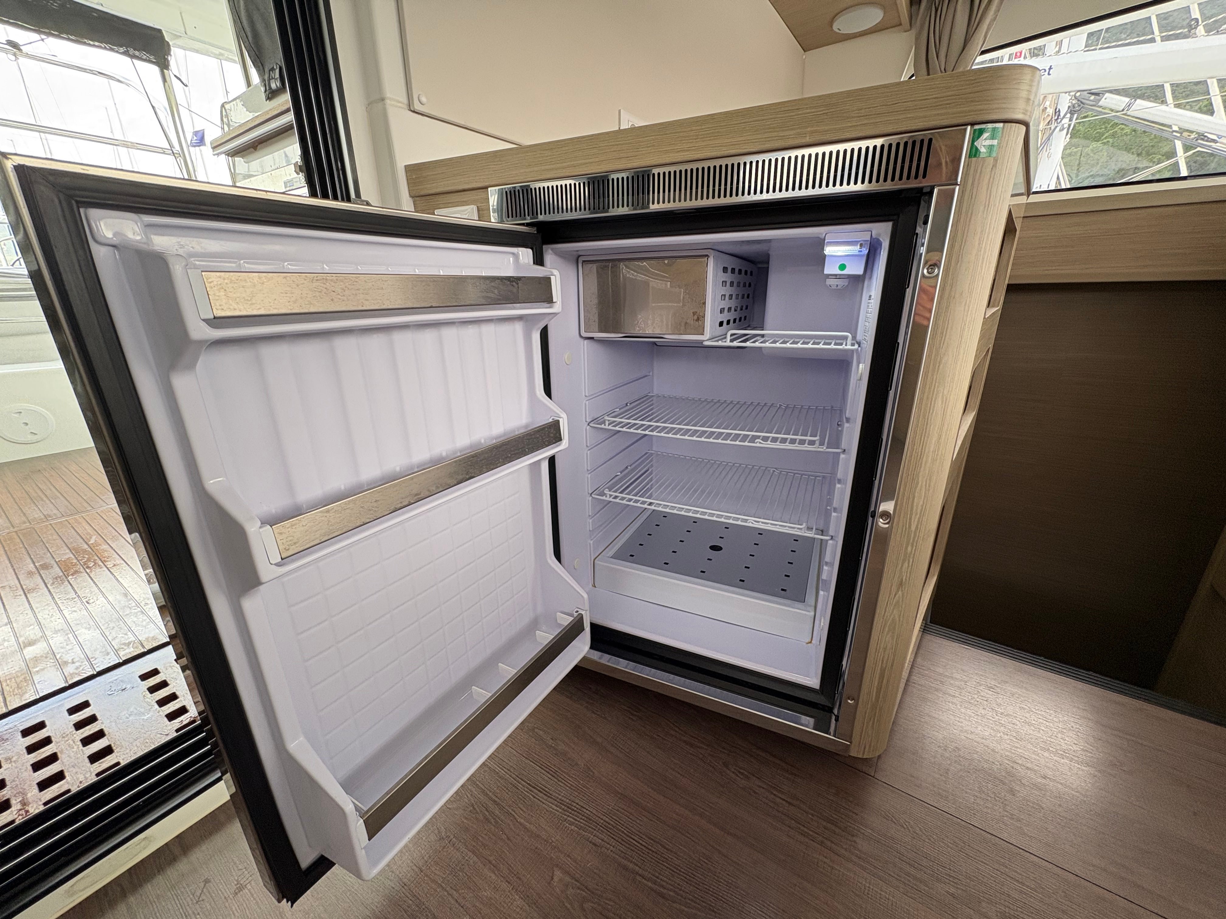 Sail Proteus - Katamaran içinde Karagözler