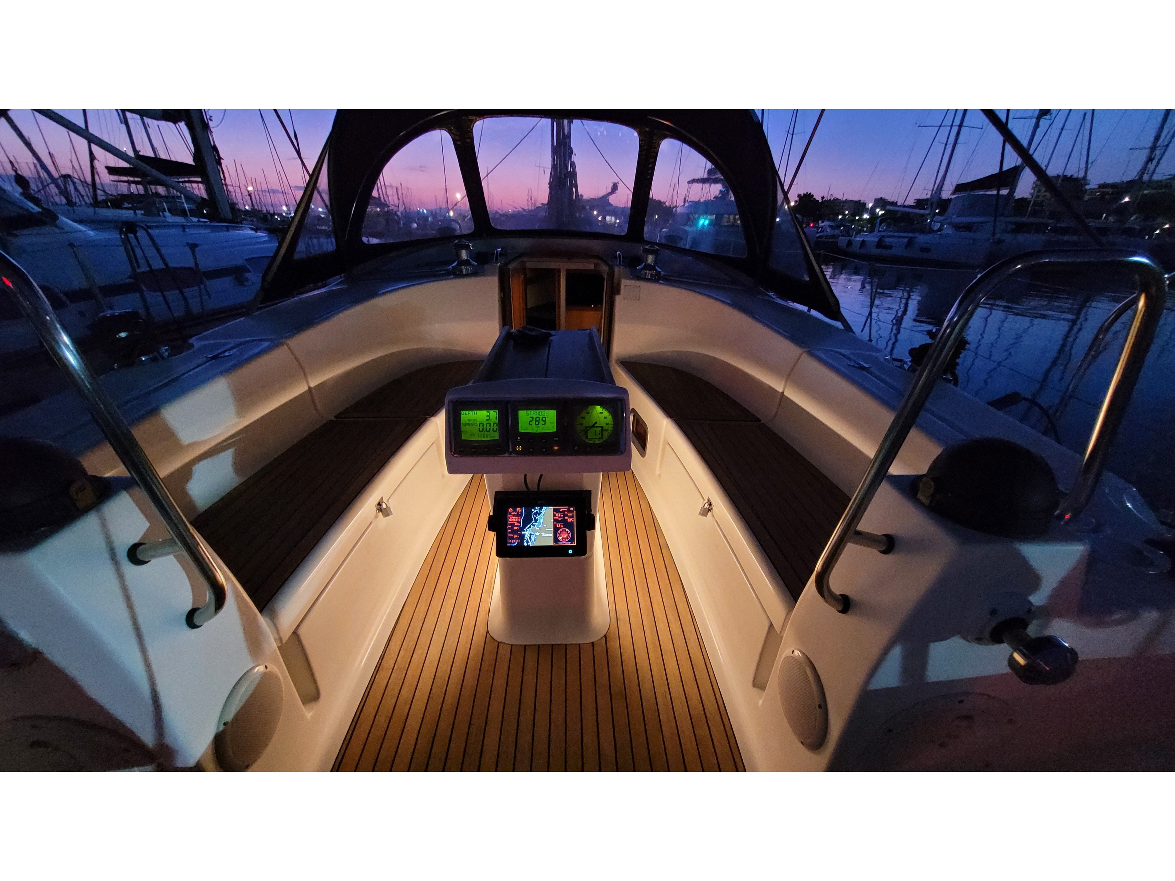 Black Pearl - Sailboat in Alimos