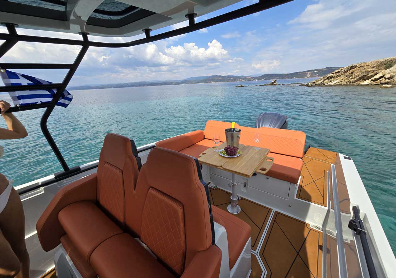 Aquaholic - Motor Yacht in Chalkidiki