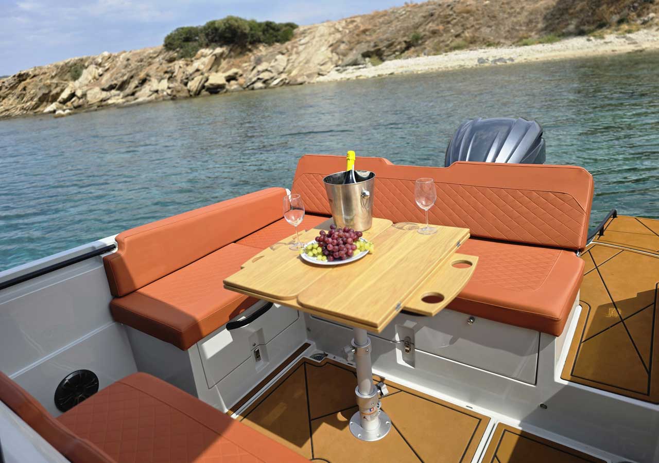 Aquaholic - Motor Yacht in Chalkidiki