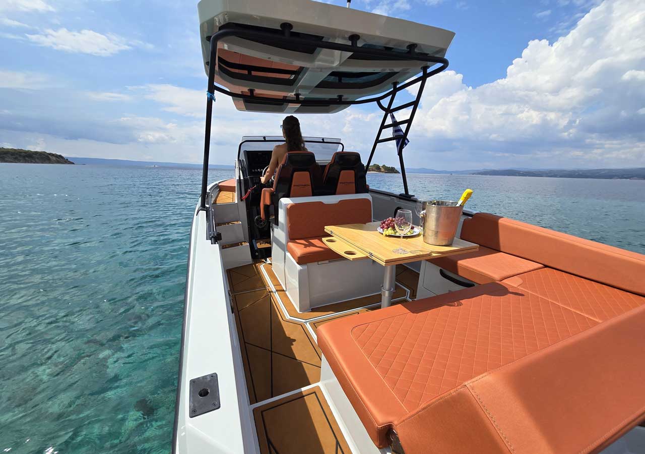 Aquaholic - Motor Yacht in Chalkidiki